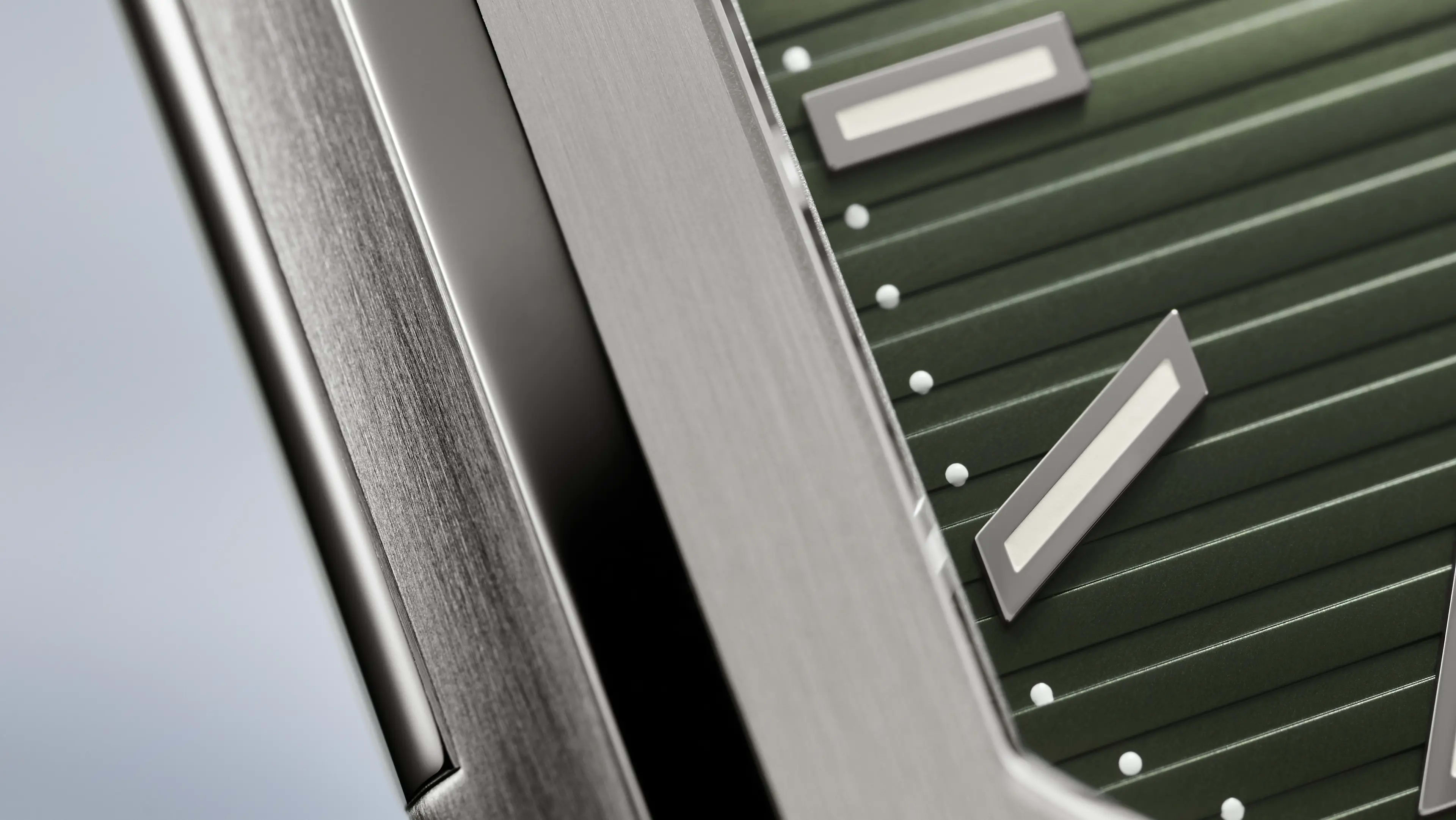 PP_5821_1A_001_DET_CASE_DIAL_02
