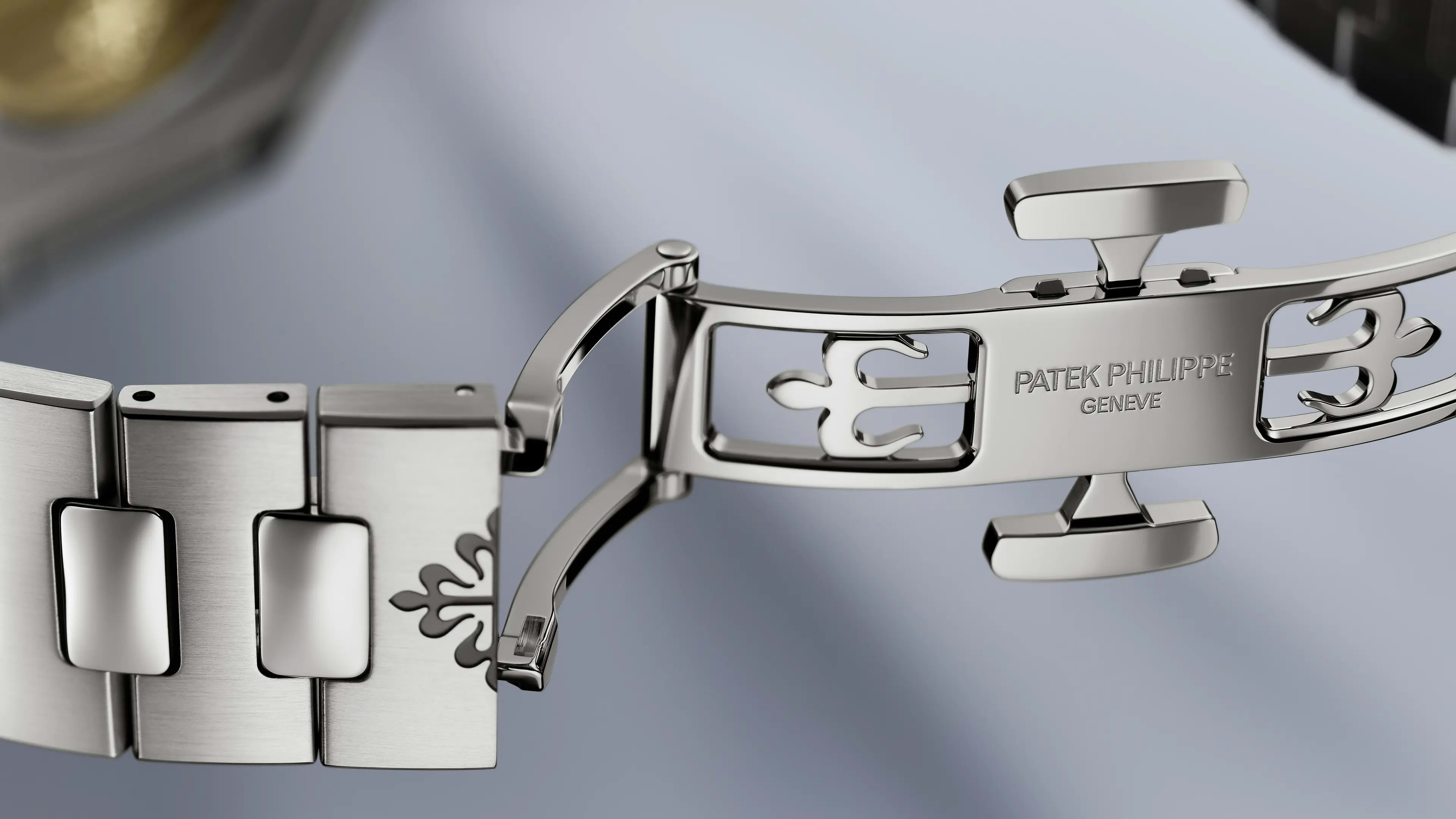 PP_5821_1A_001_DET_BRACELET_01