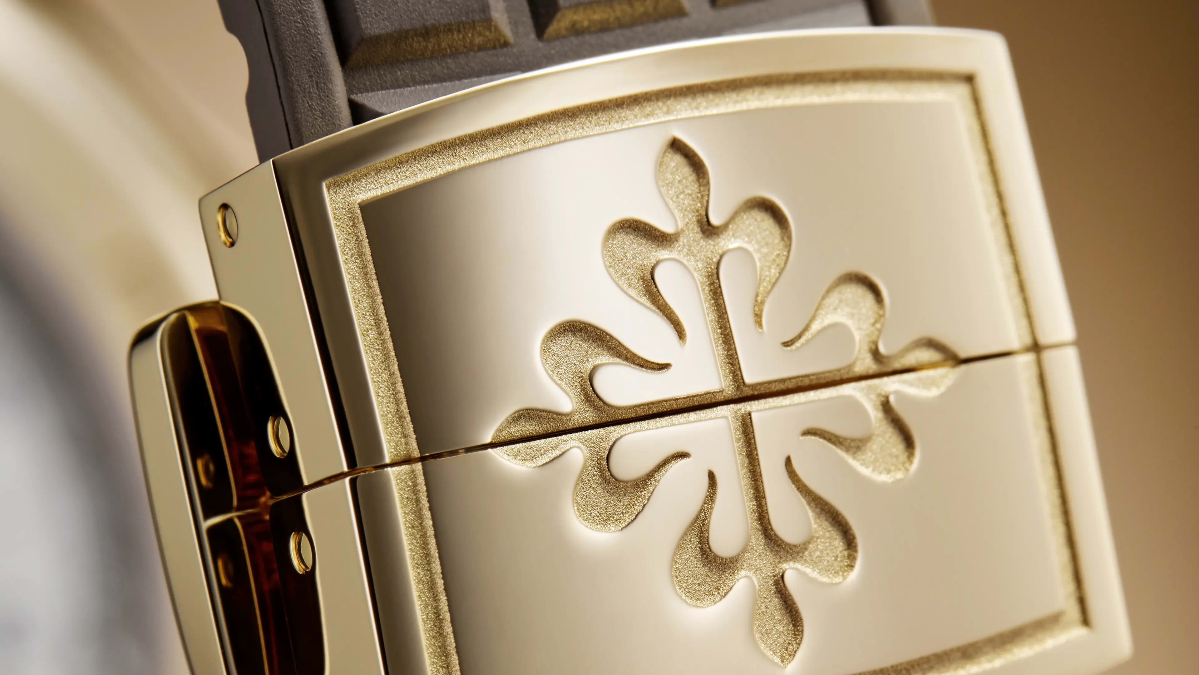 PP_5268_200R_010_DET_BRACELET_53