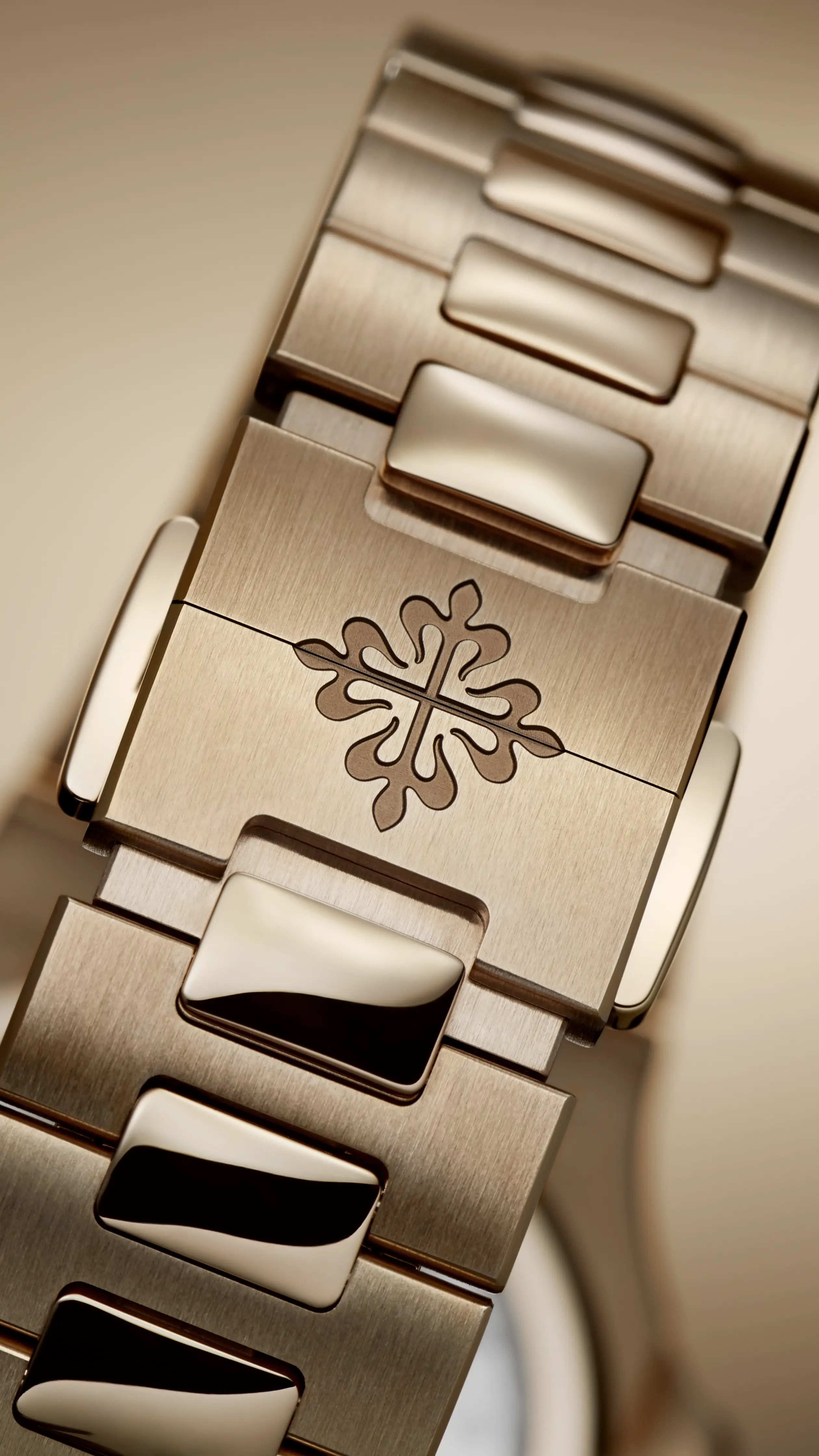 PP_5712_1R_001_DET_BRACELET_92