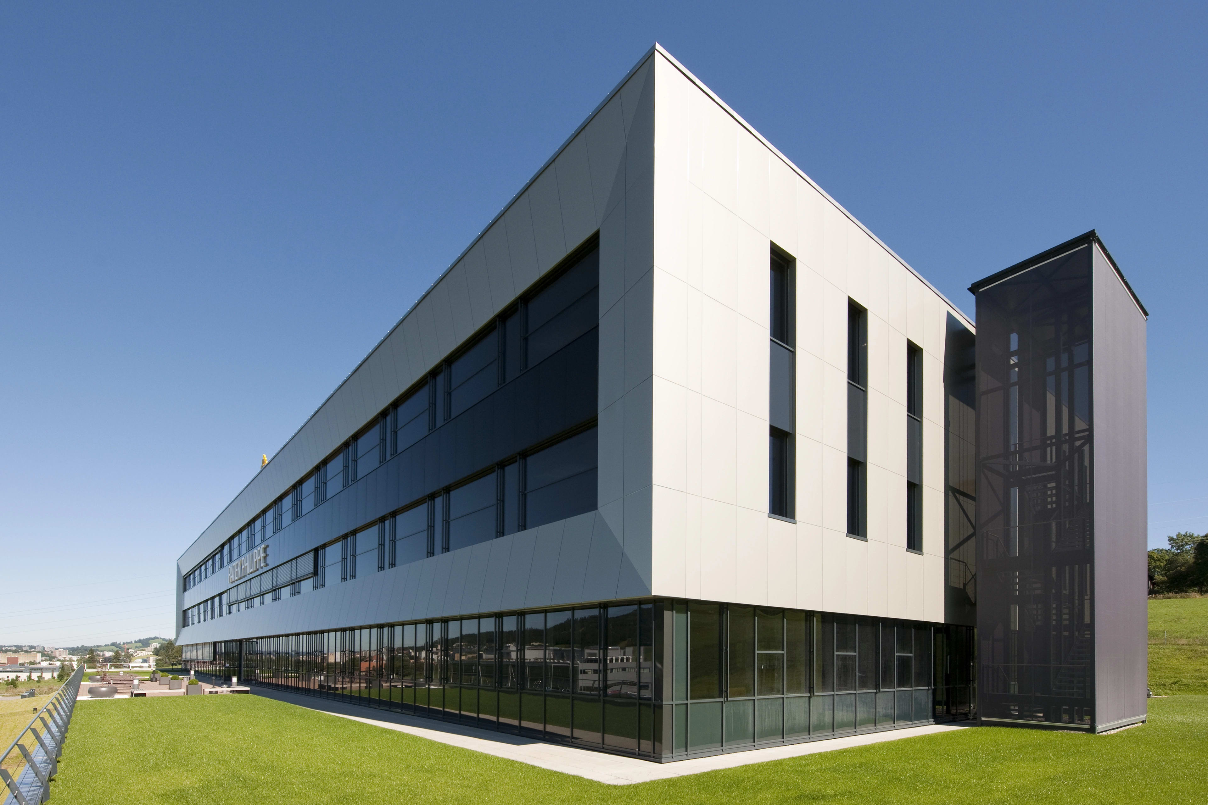 pp-filiale-building-la-chaux-de-fonds