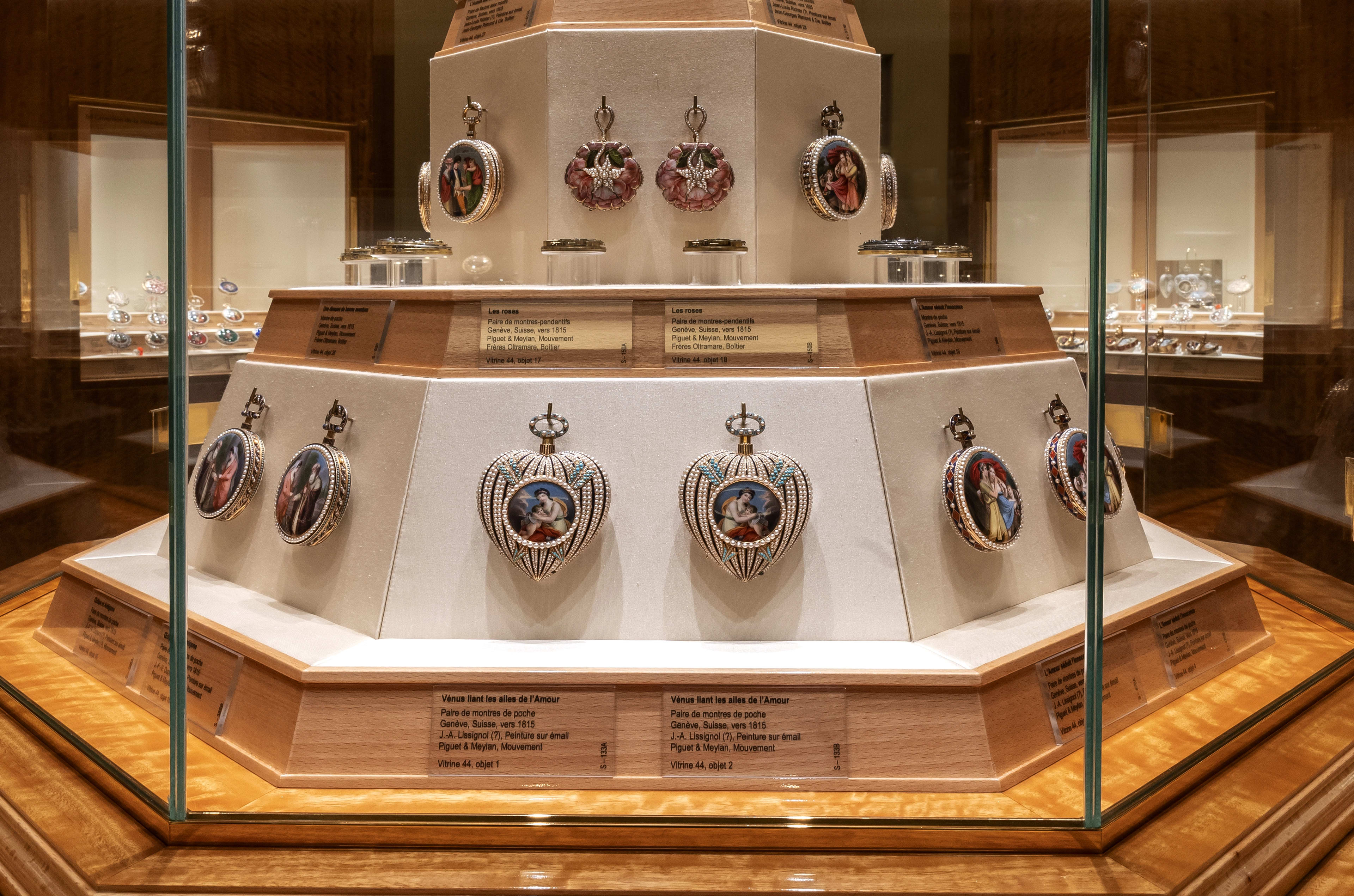 pp-museum-antique-collection-showcase