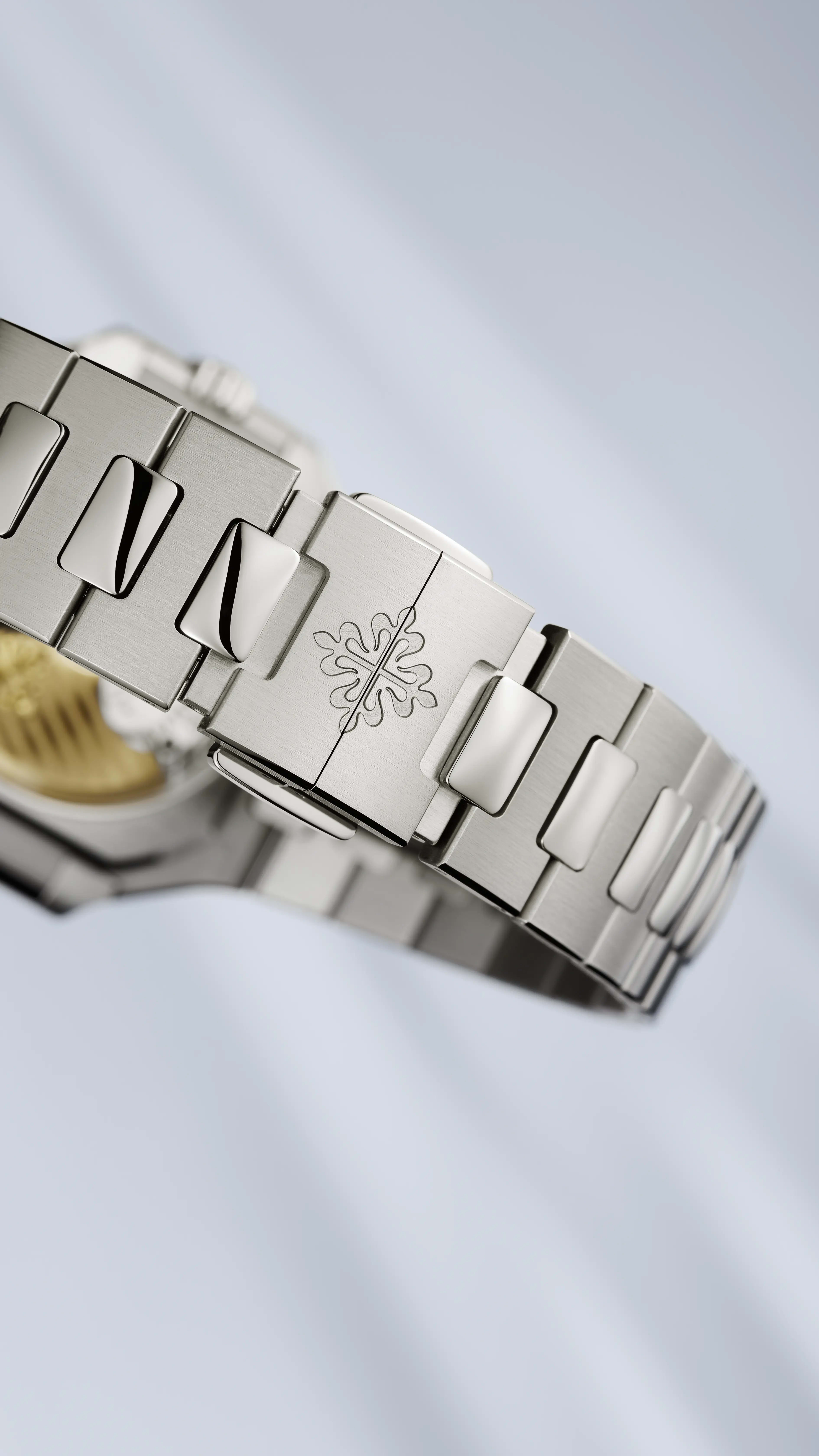 PP_7128_1G_001_DET_BRACELET_01