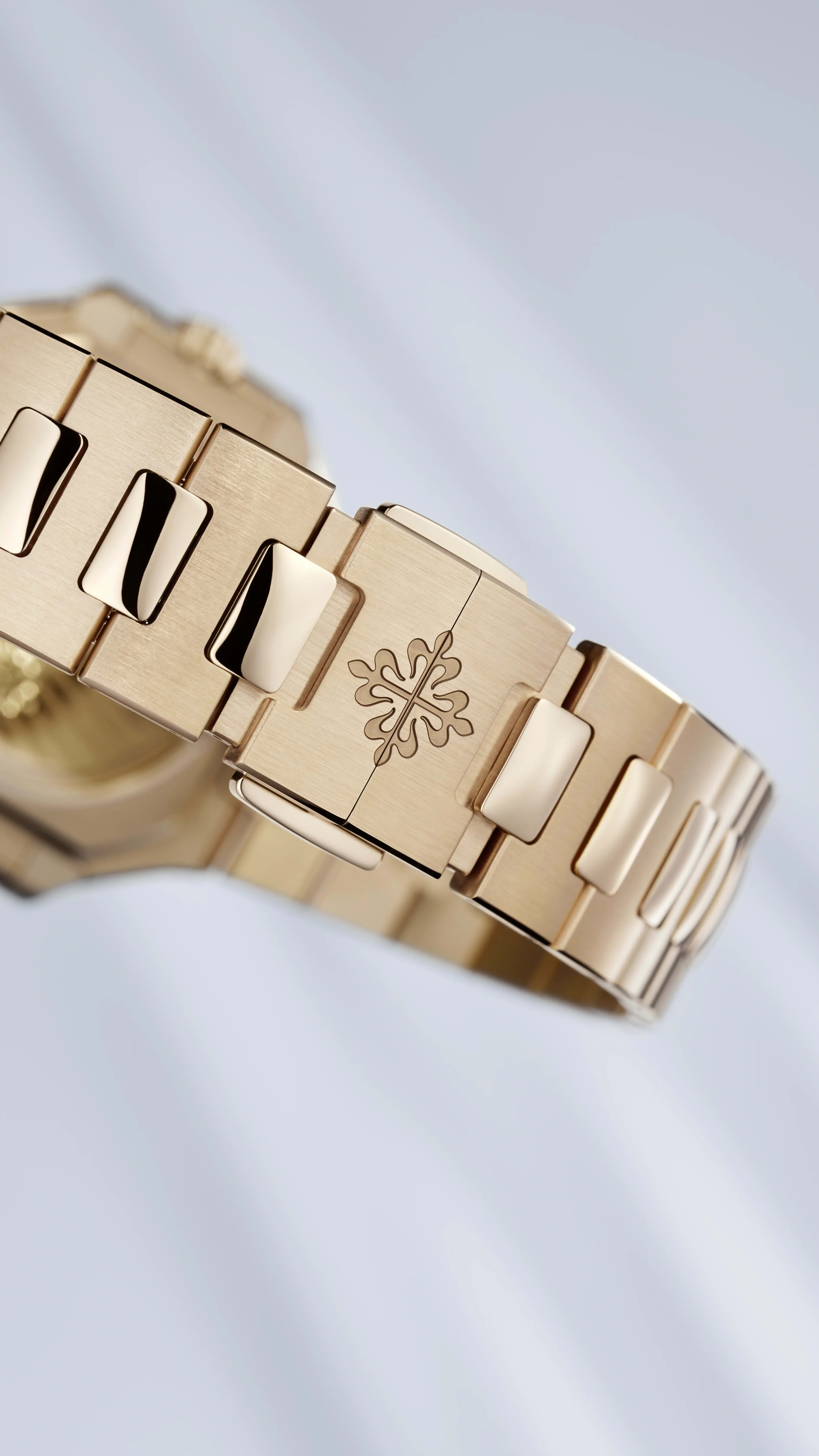 PP_7128_1R_001_DET_BRACELET_01