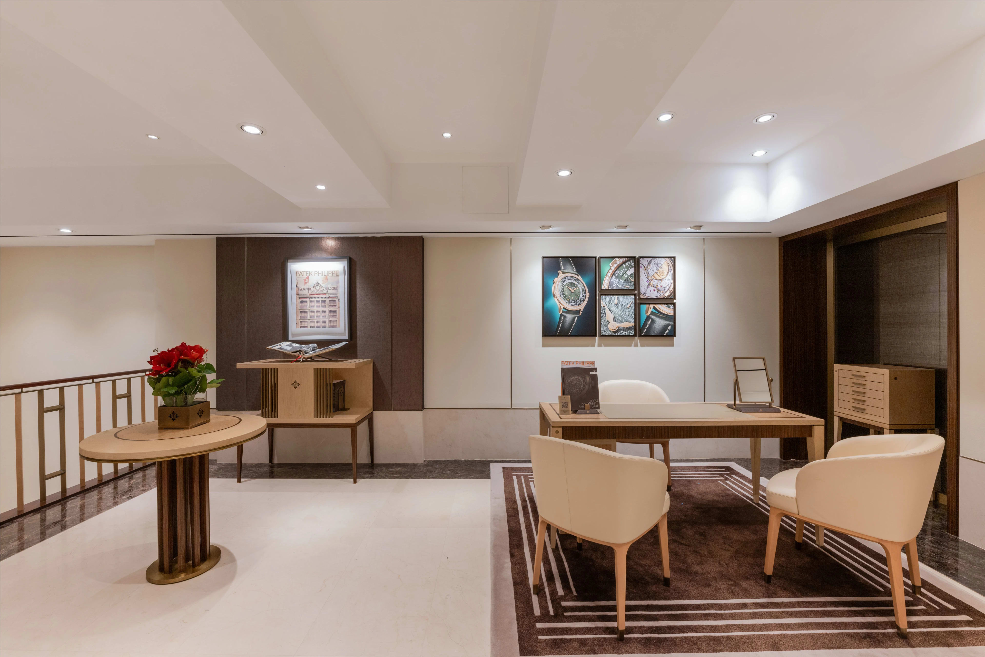 PP_POS_Hong_Kong_SAR_China_Hong_Kong_Queens_Road_Central_Emperor_Watch_&_Jewellery_interior_3