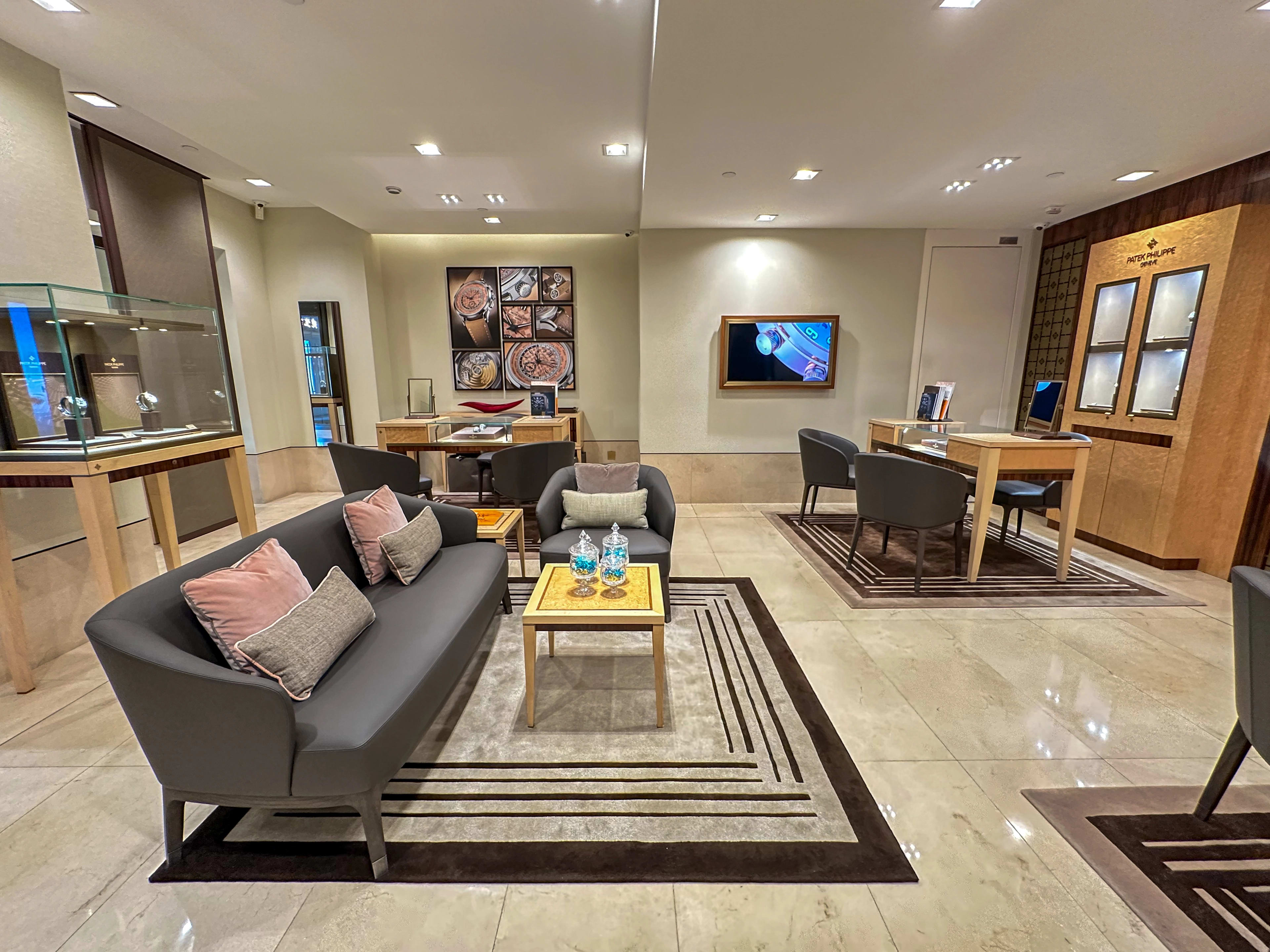 PP_POS_Hong_Kong_SAR_China_Hong_Kong_The_Landmark_The_Hour_Glass_interior_1