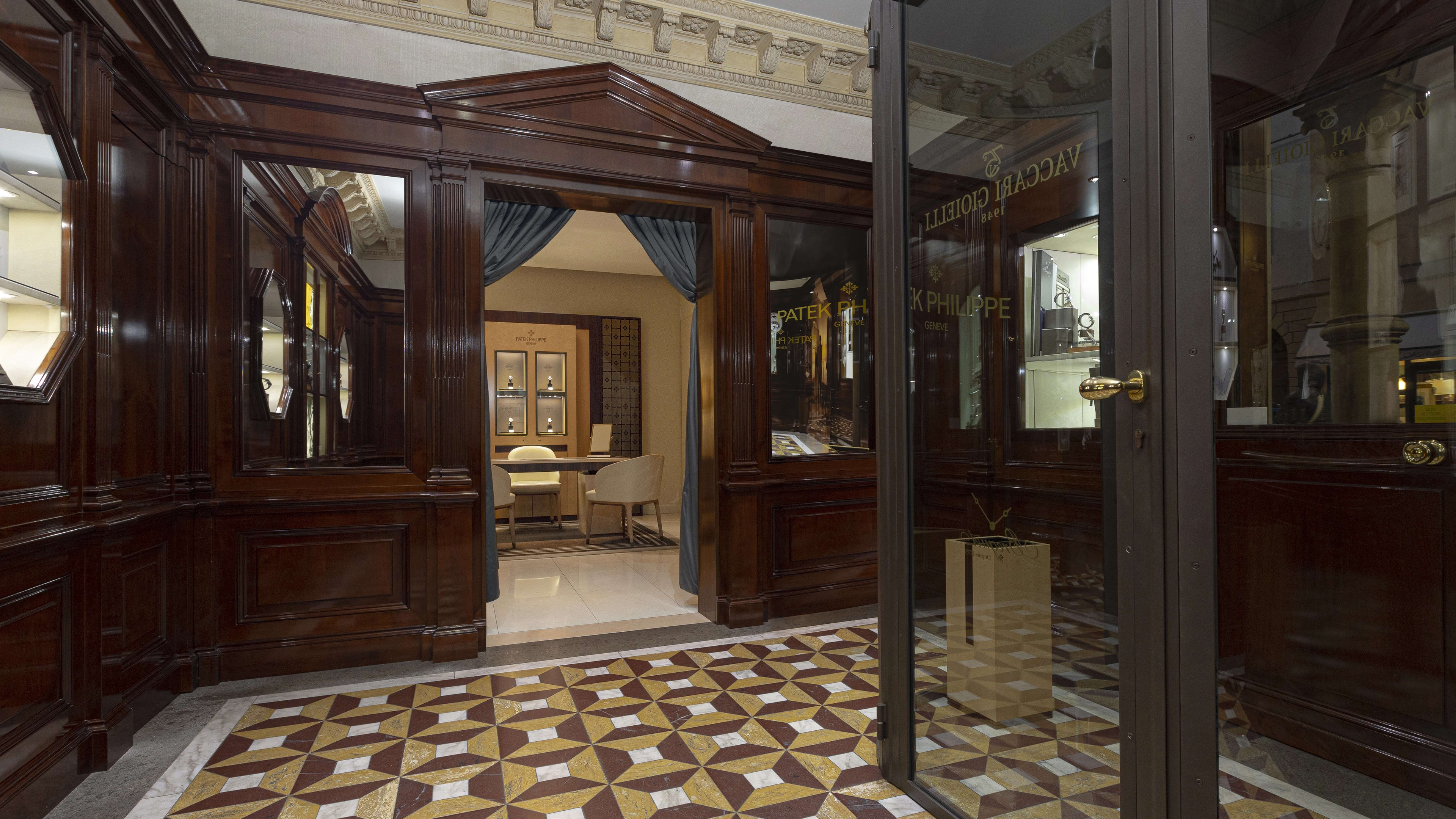 PP_POS_Italy_Reggio_Emilia_Vaccari_Gioielli_interior_1