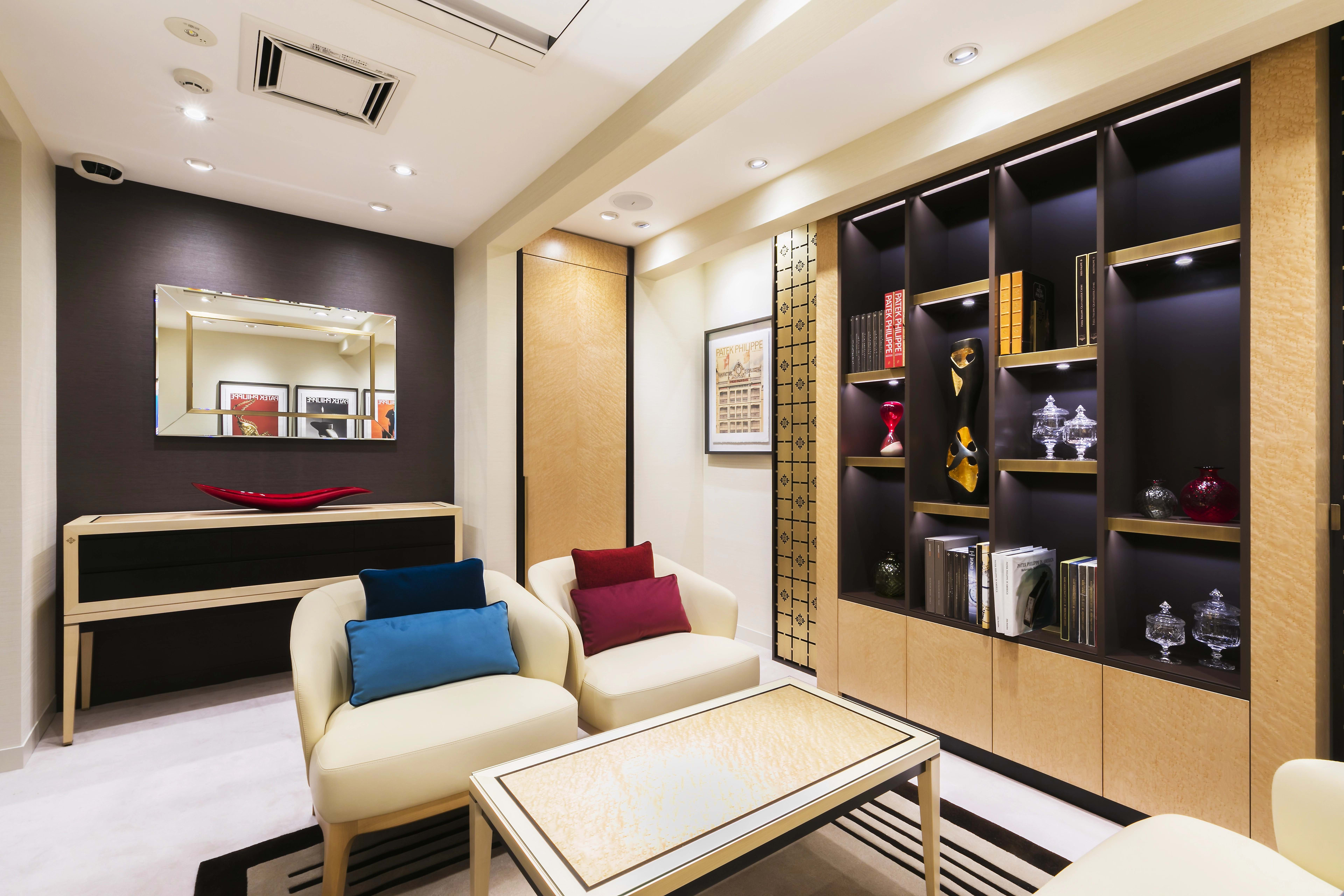 PP_POS_Japan_Tokyo_Yoshida_Watch_Store_interior_3