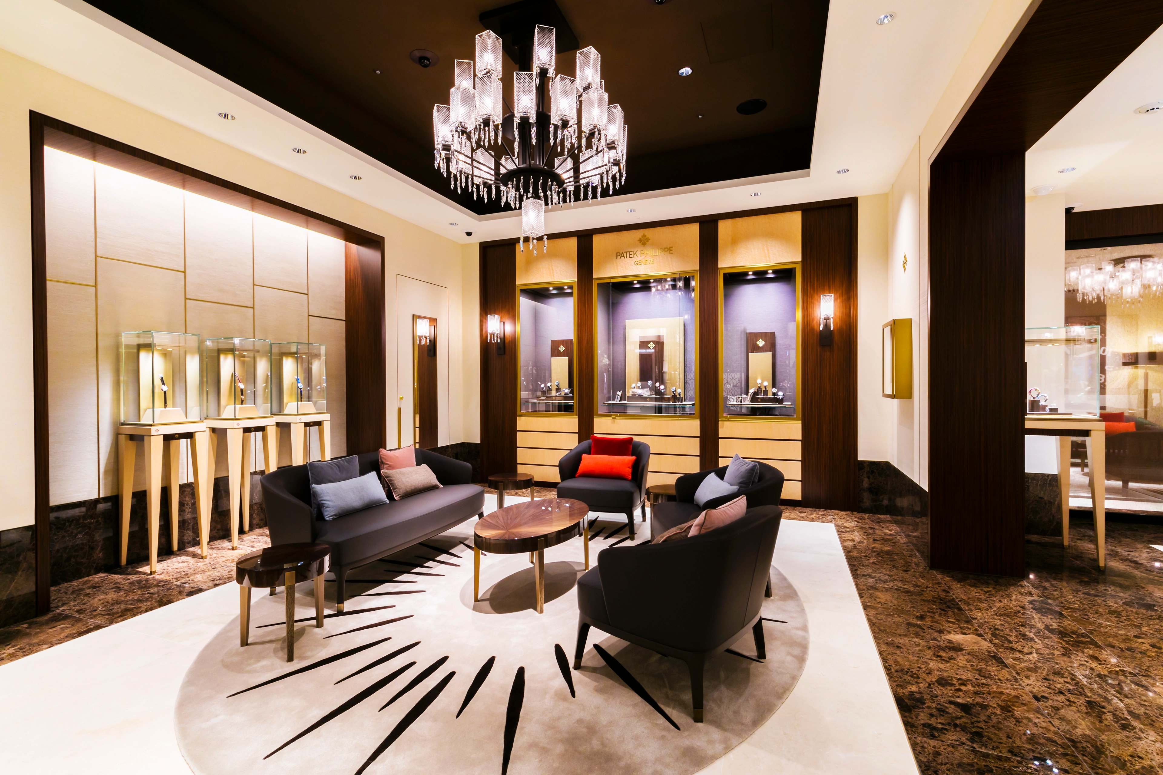 PP_POS_Japan_Aichi_Mitsukoshi_Dept._Nagoya_Sakae_Store_interior_1