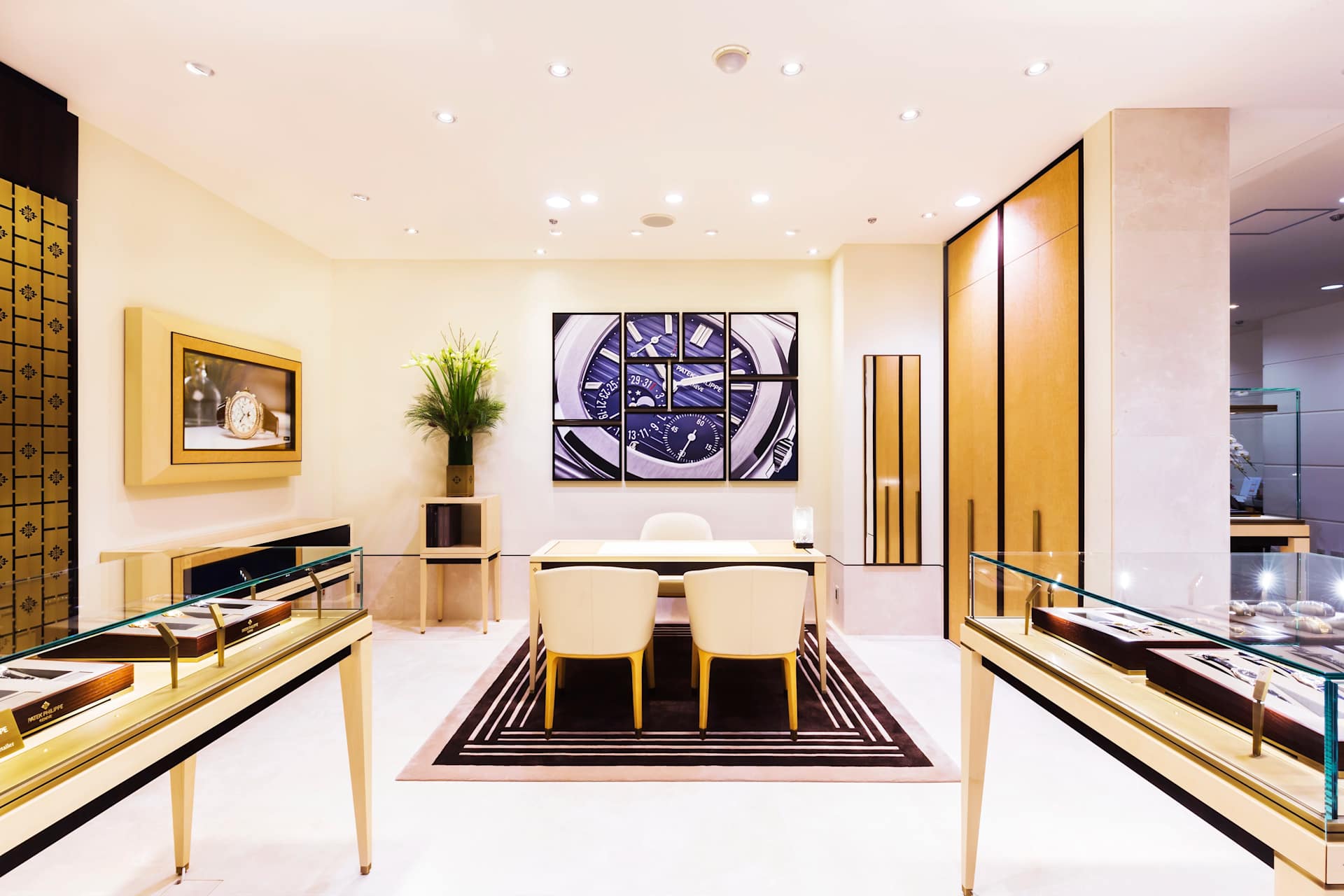PP_POS_Japan_Hokkaido_Mitsukoshi_Dept._Sapporo_Store_interior_1