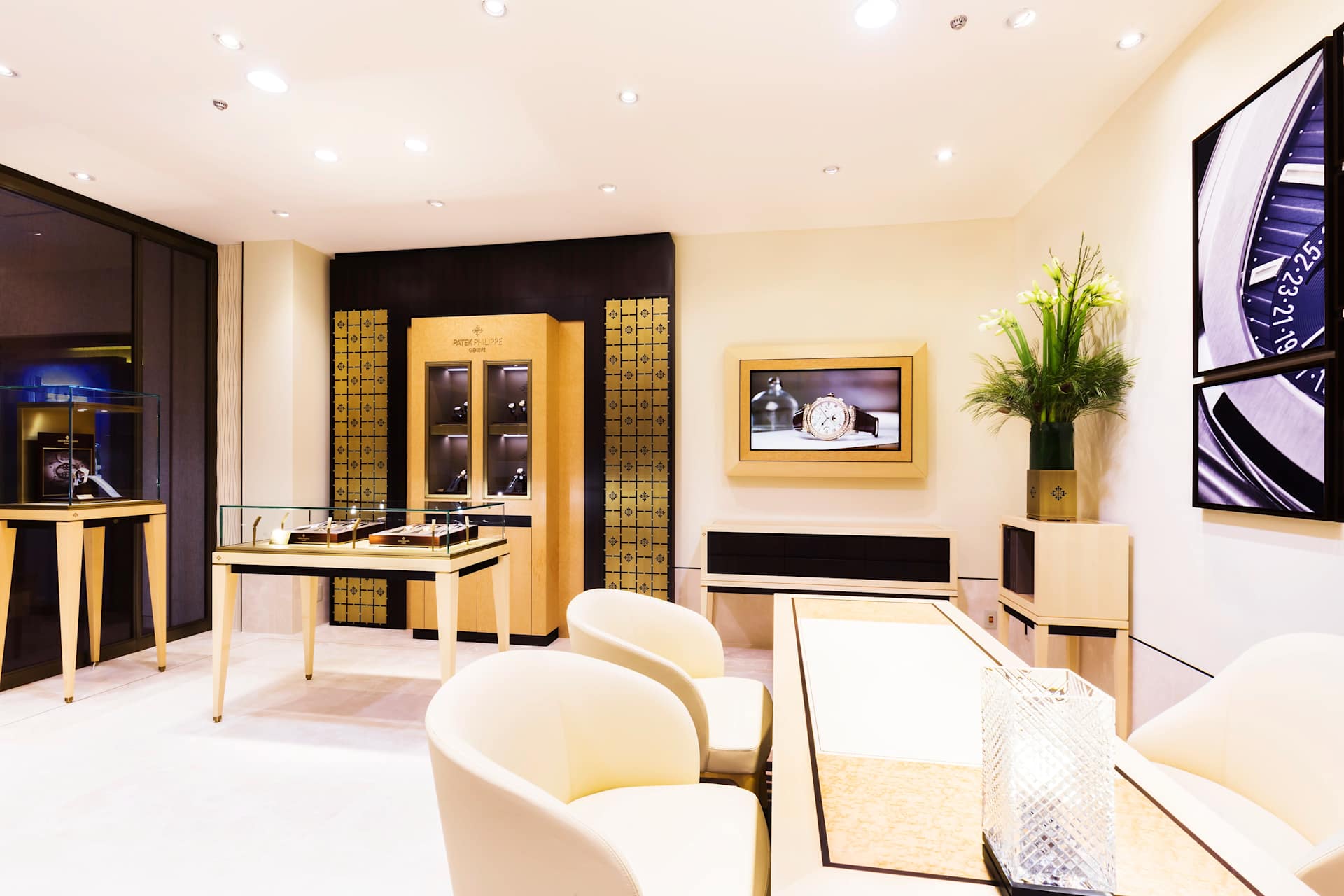 PP_POS_Japan_Hokkaido_Mitsukoshi_Dept._Sapporo_Store_interior_2