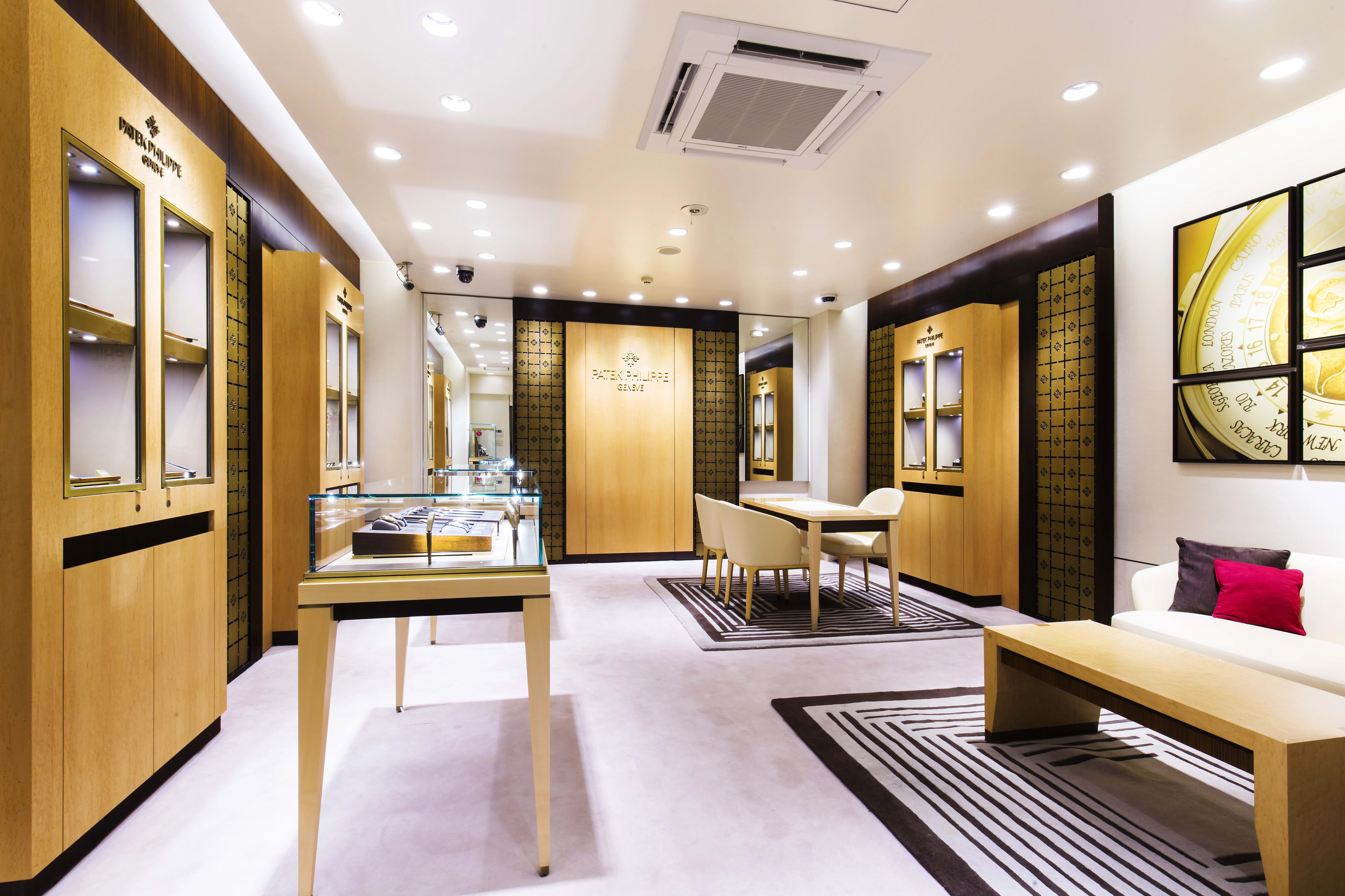 PP_POS_Japan_Tokyo_Nisshindo_Main_Store_interior_1