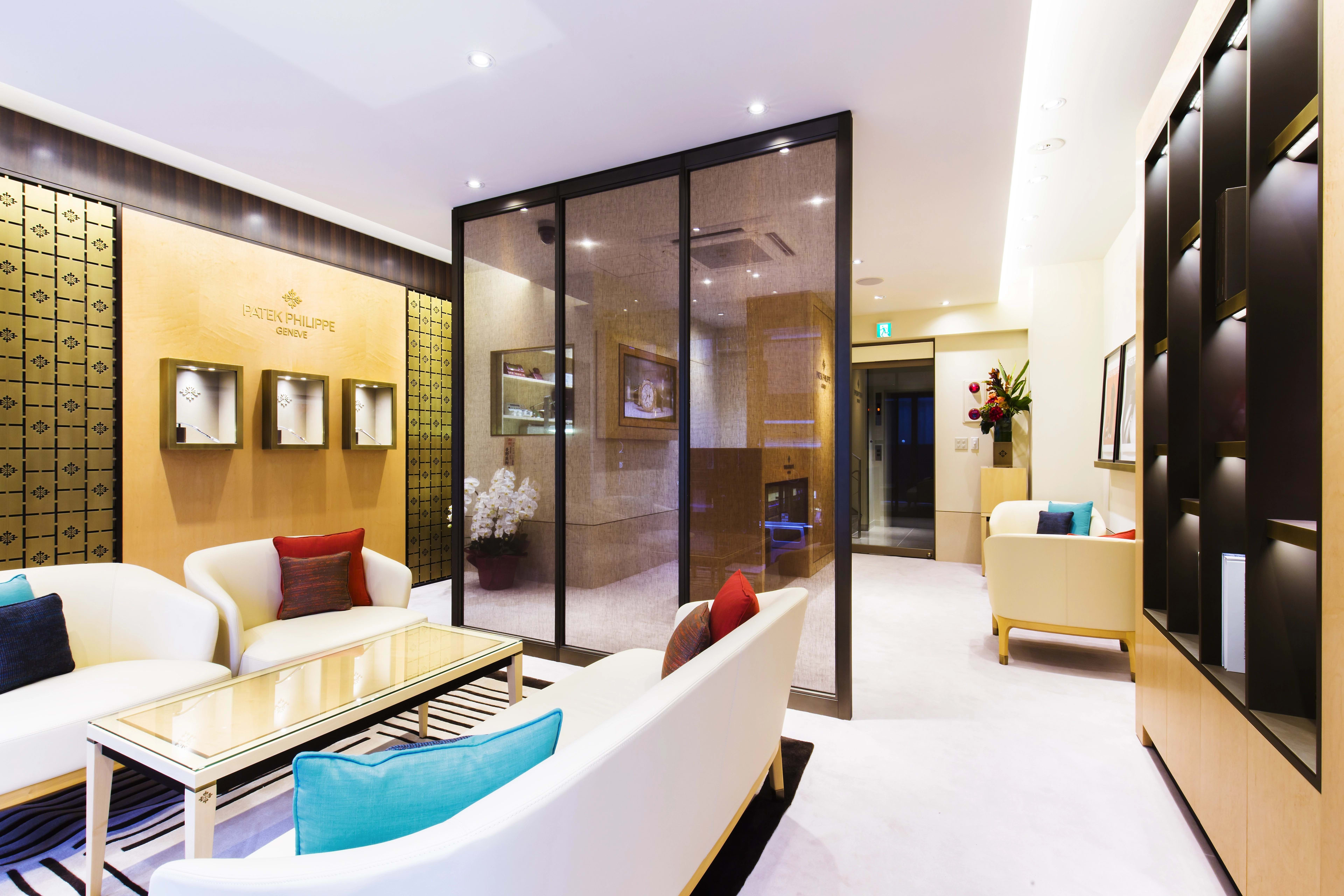 PP_POS_Japan_Tokyo_Nisshindo_Main_Store_interior_2