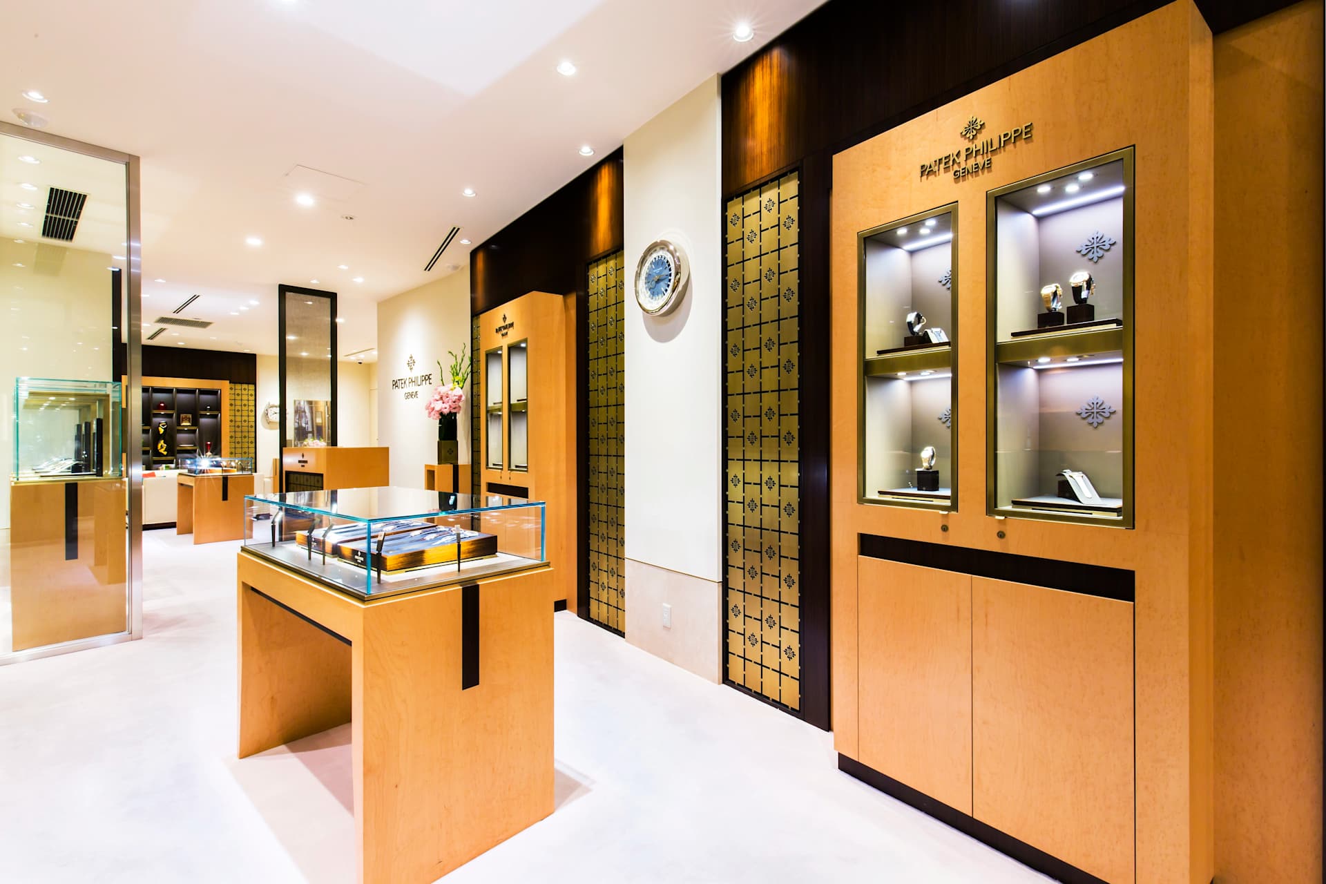 PP_POS_Japan_Tokyo_Takashimaya_Watch_Maison_interior_1