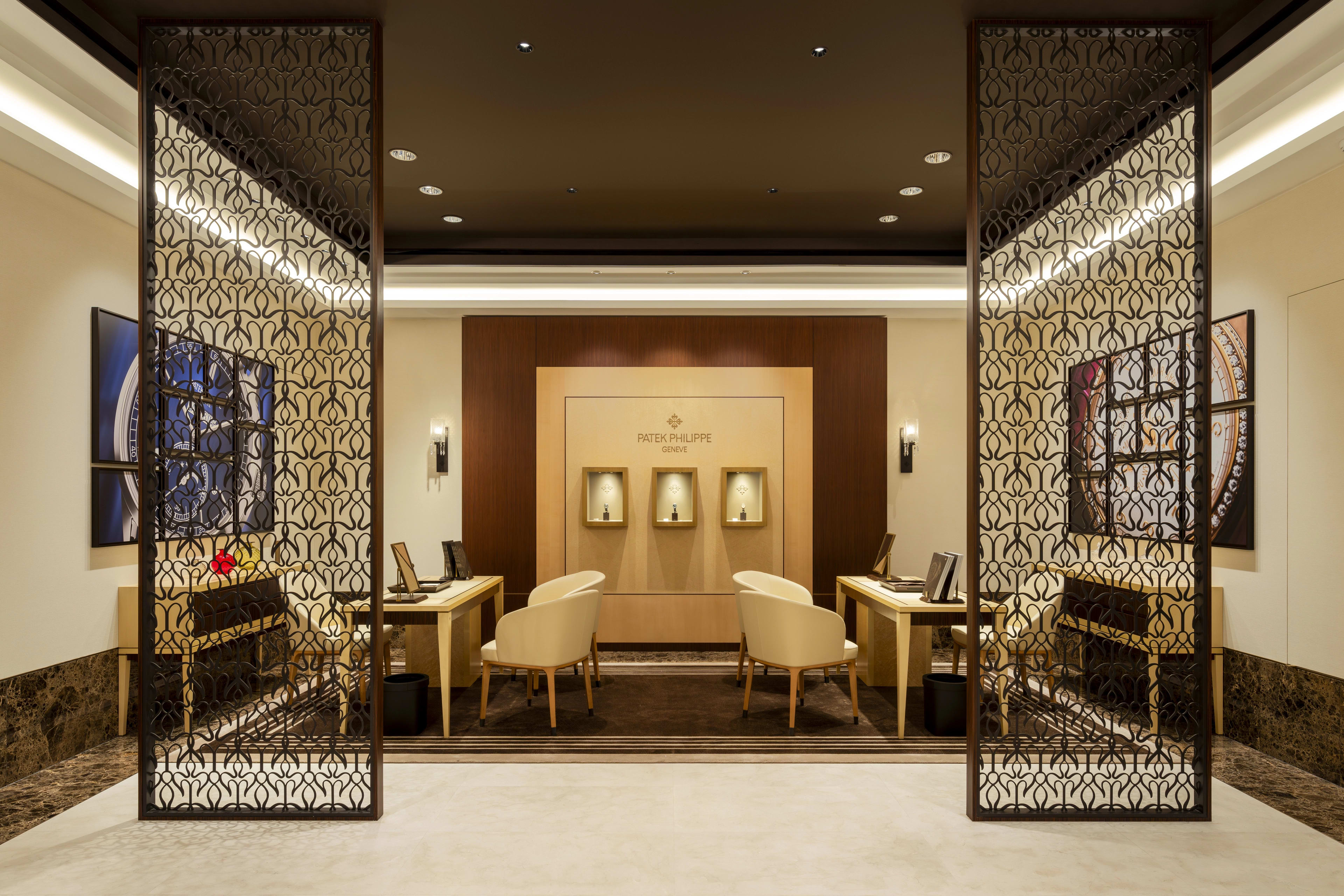 PP_POS_Malaysia_Kuala_Lumpur_City_Centre_Cortina_Watch_interior_3