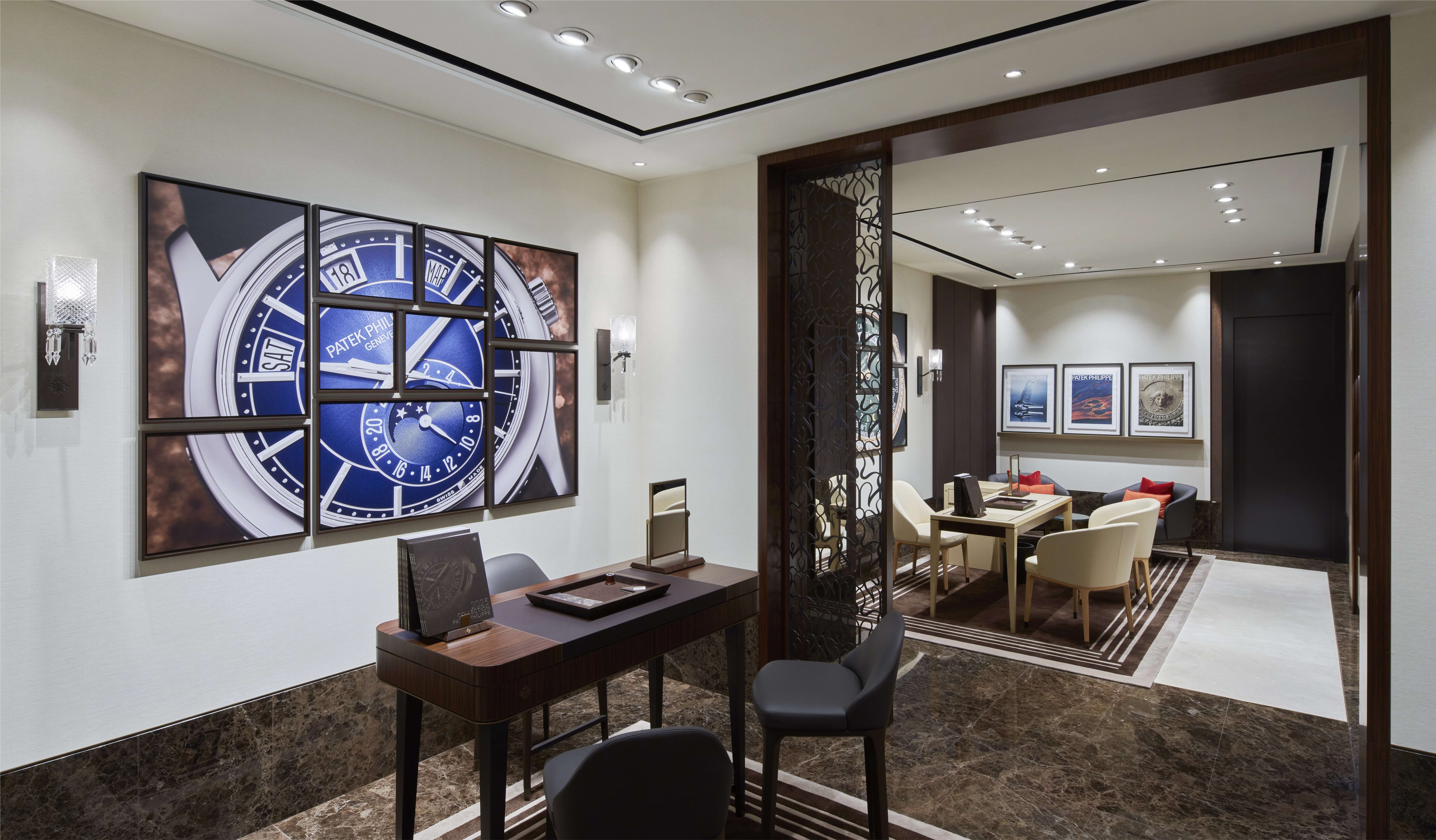 PP_POS_Singapore_Ann_City_The_Hour_Glass_interior_2