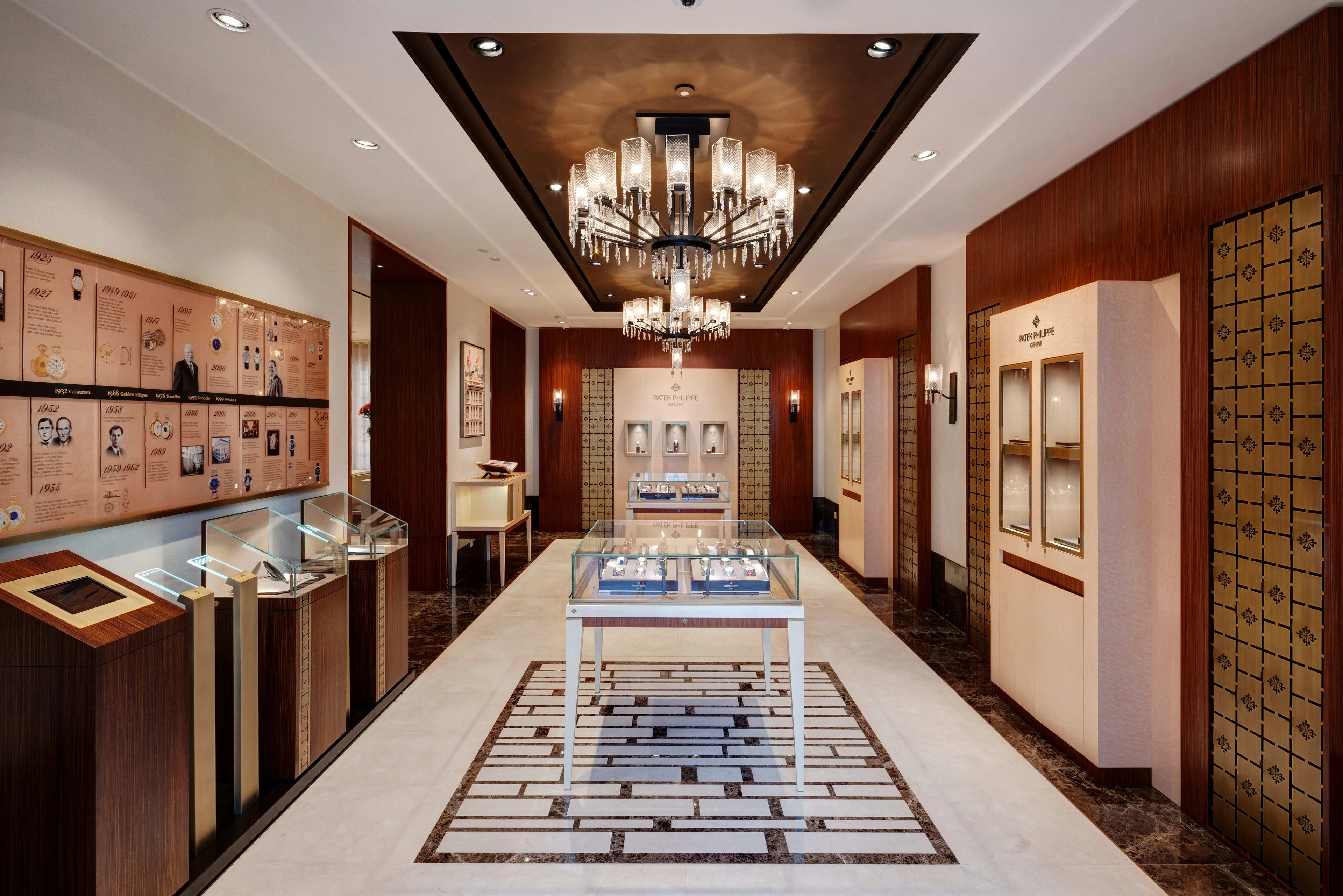 PP_POS_Singapore_Raffles_Hotel_The_Hour_Glass_interior_1