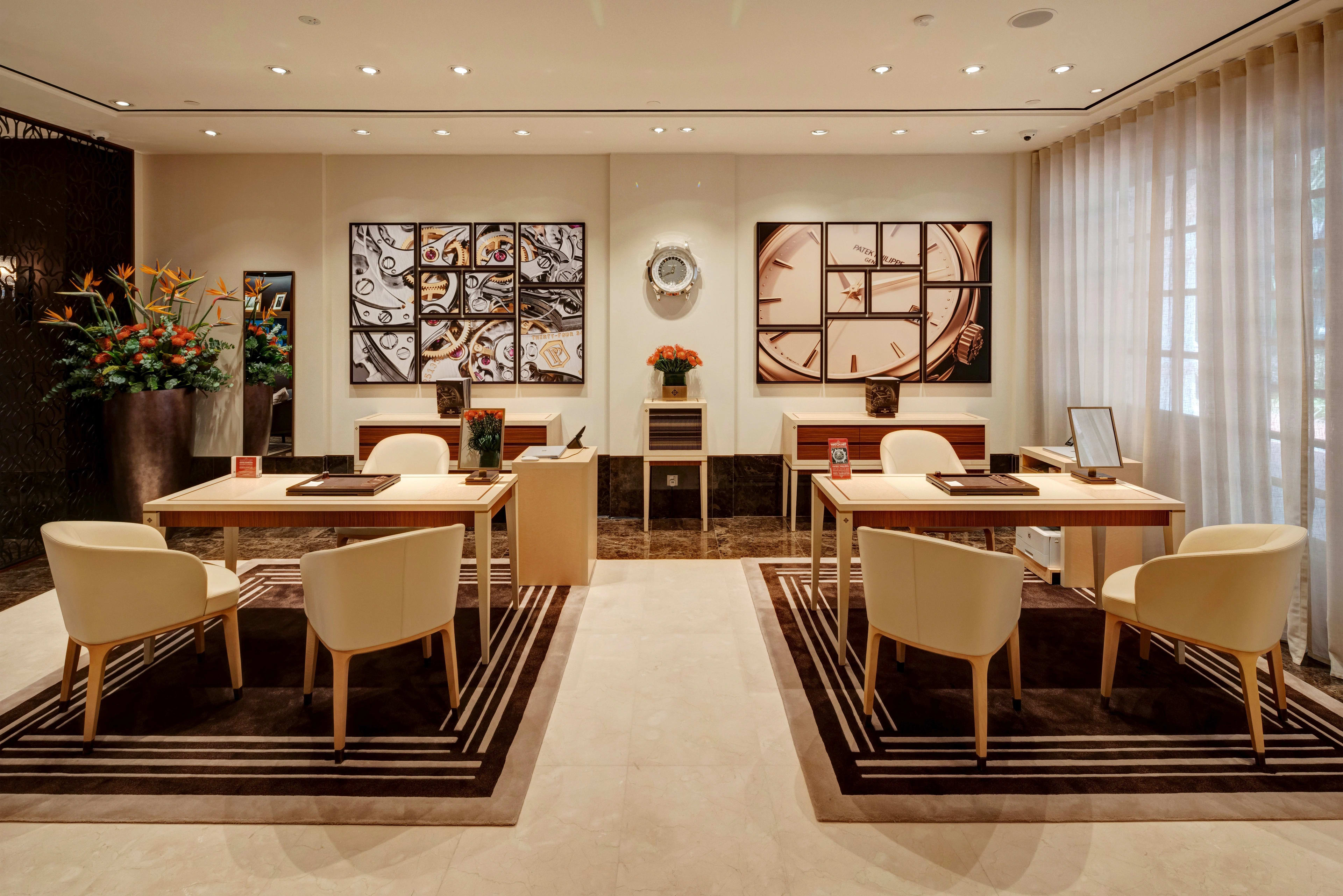 PP_POS_Singapore_Raffles_Hotel_The_Hour_Glass_interior_2