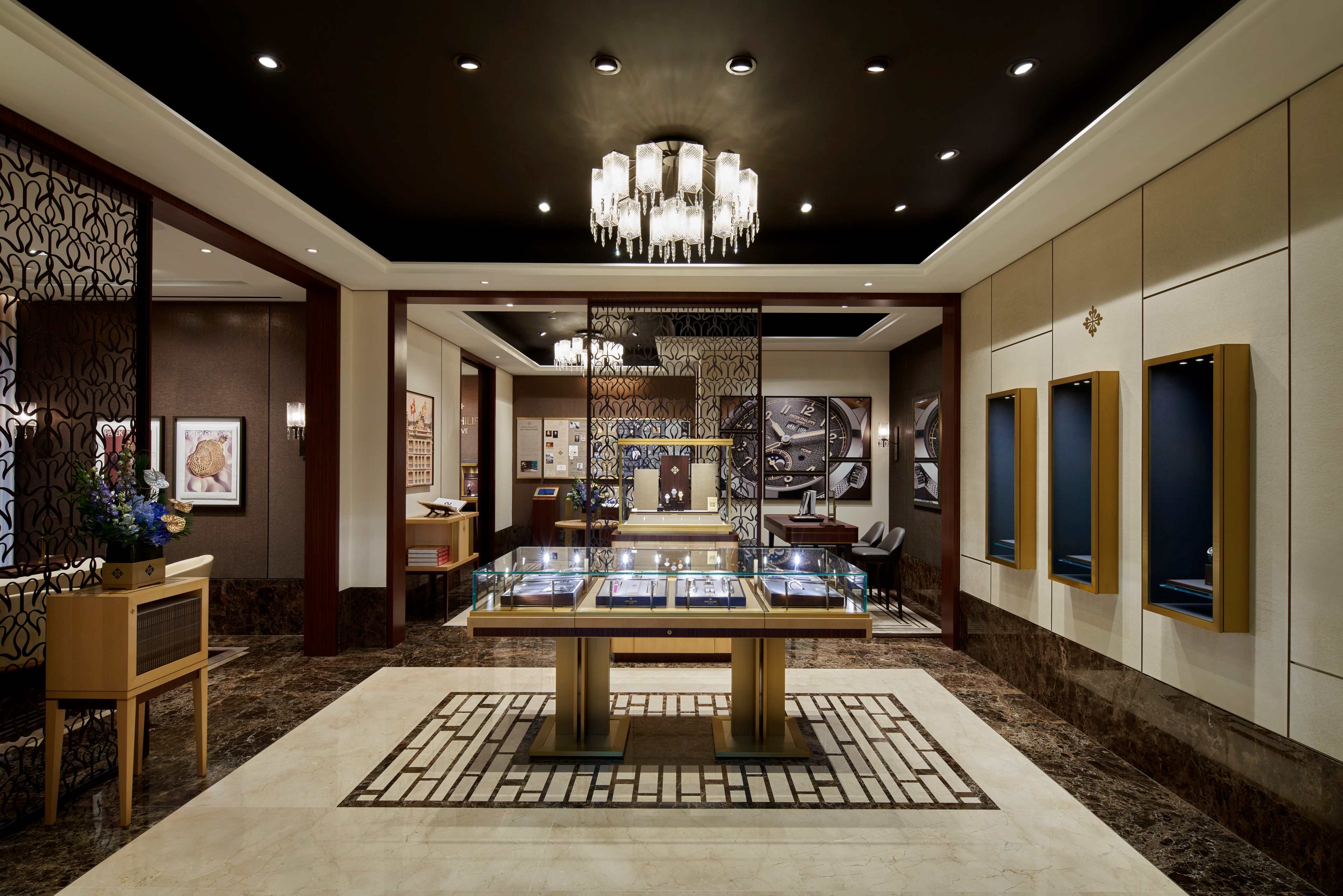 PP_POS_Singapore_Tang_Plaza_The_Hour_Glass_interior_1