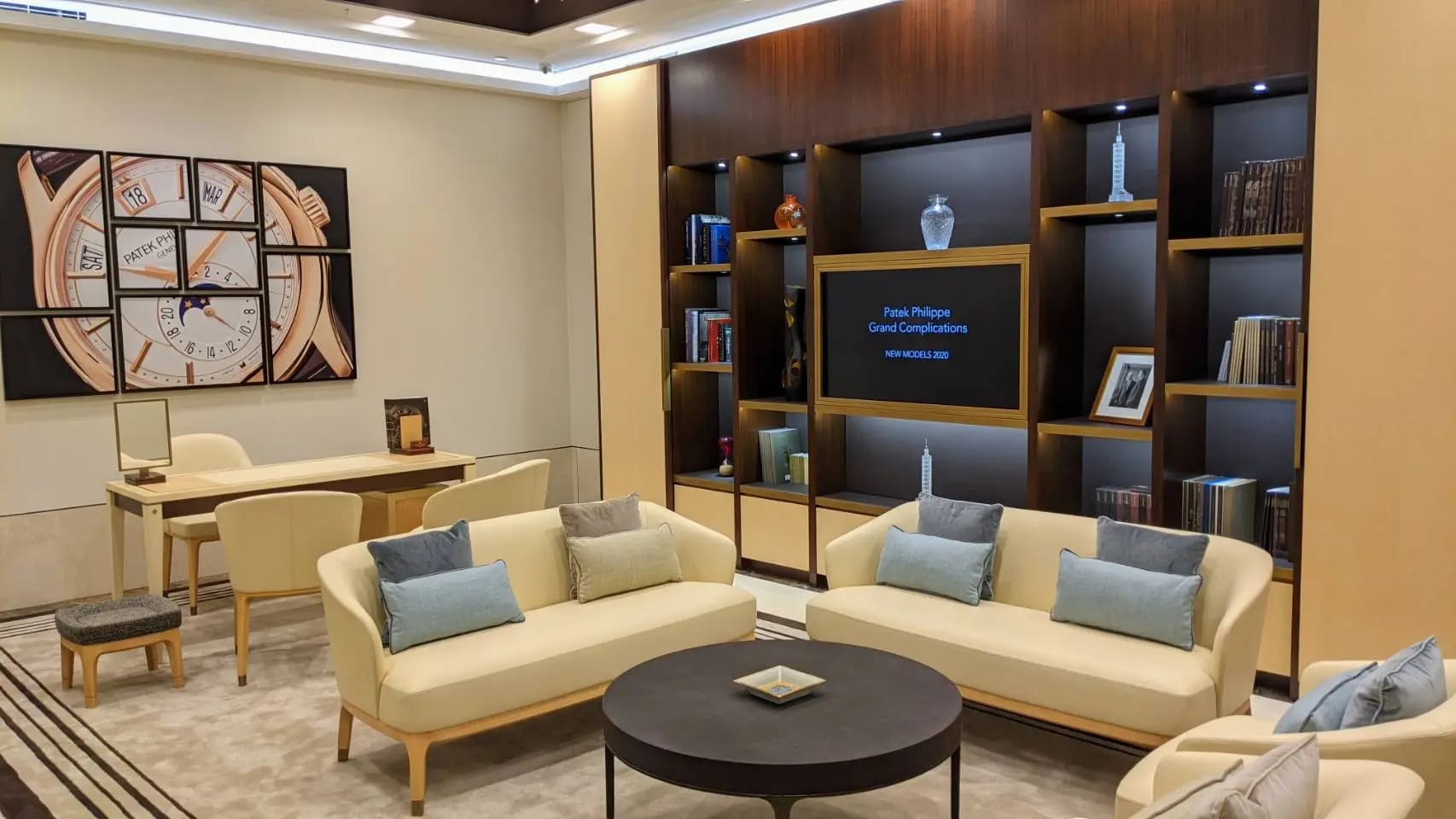 PP_POS_Taiwan_Taipei_Cortina_Watch_interior_3