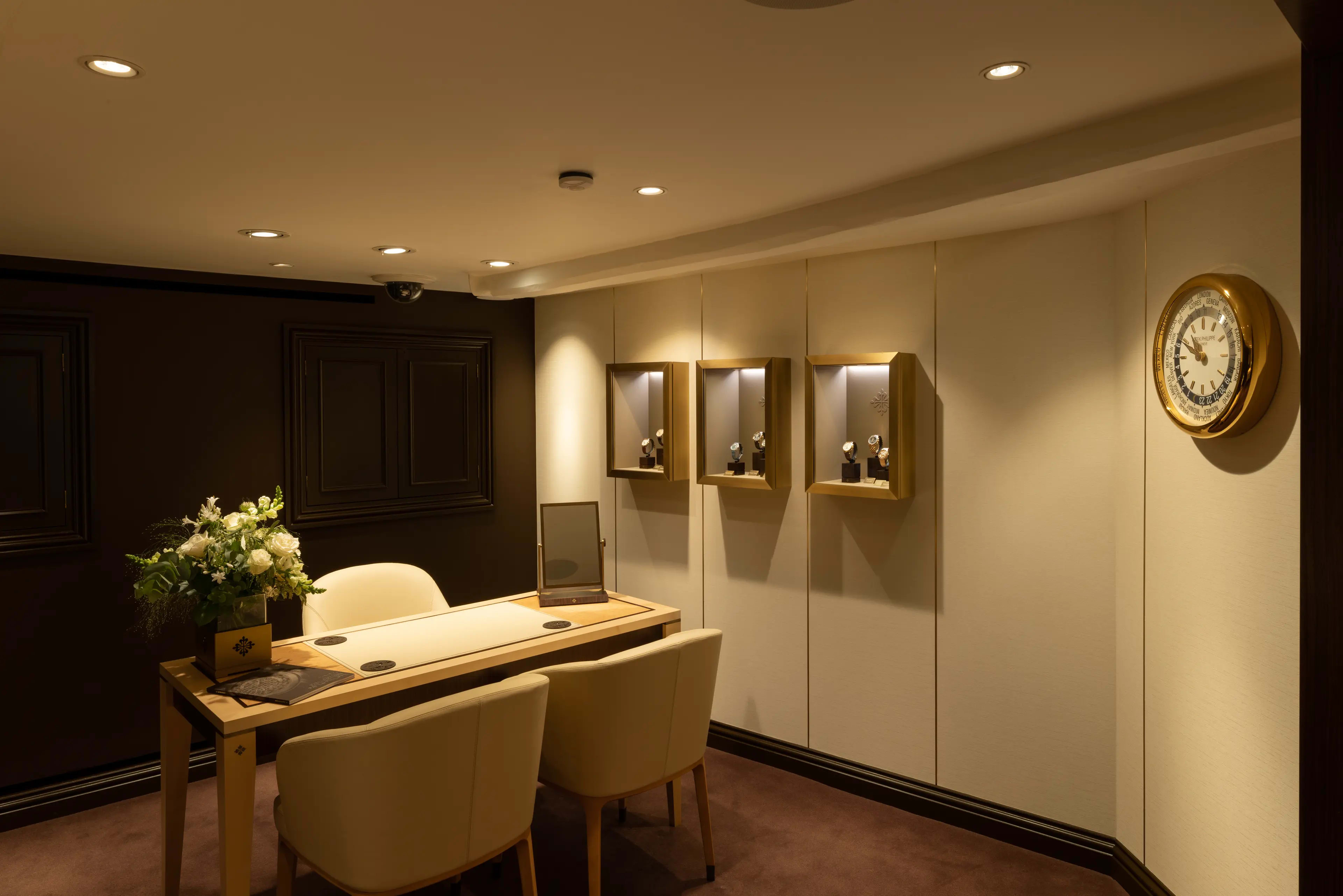PP_POS_United_Kingdom_Royal_Tunbridge_Wells_G_Collins_&_Sons_interior