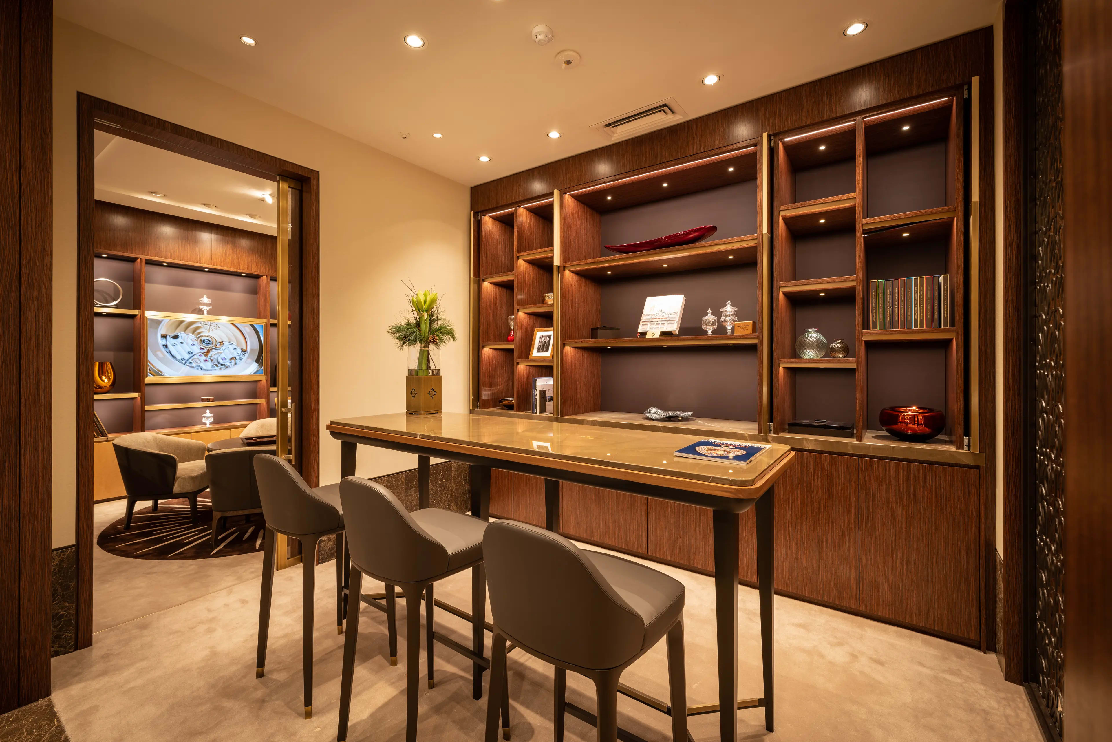 PP_POS_United_Kingdom_Southampton_Laings_interior_2