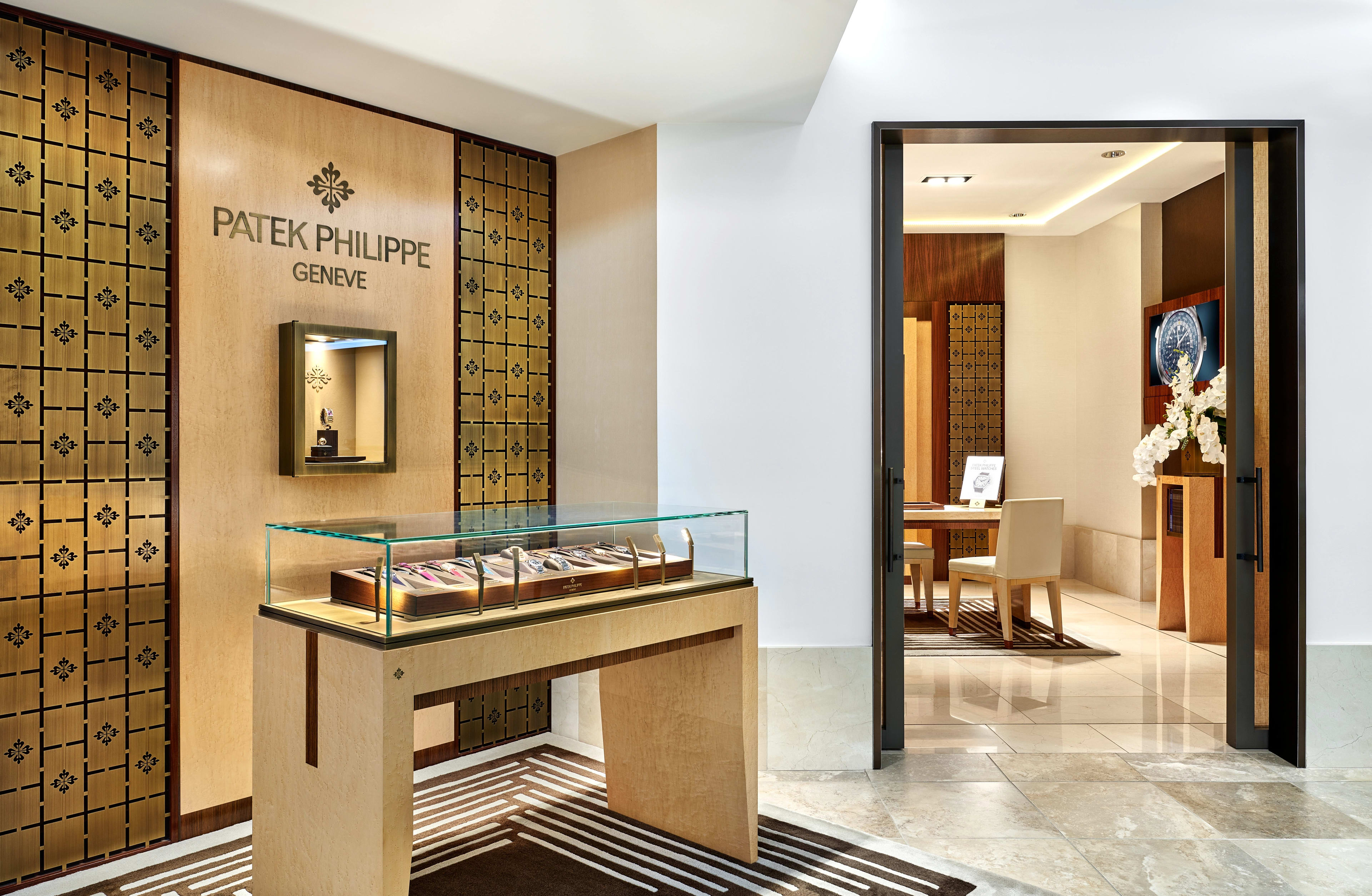 PP_POS_United_States_Addison_Razny_Jewelers_interior_1