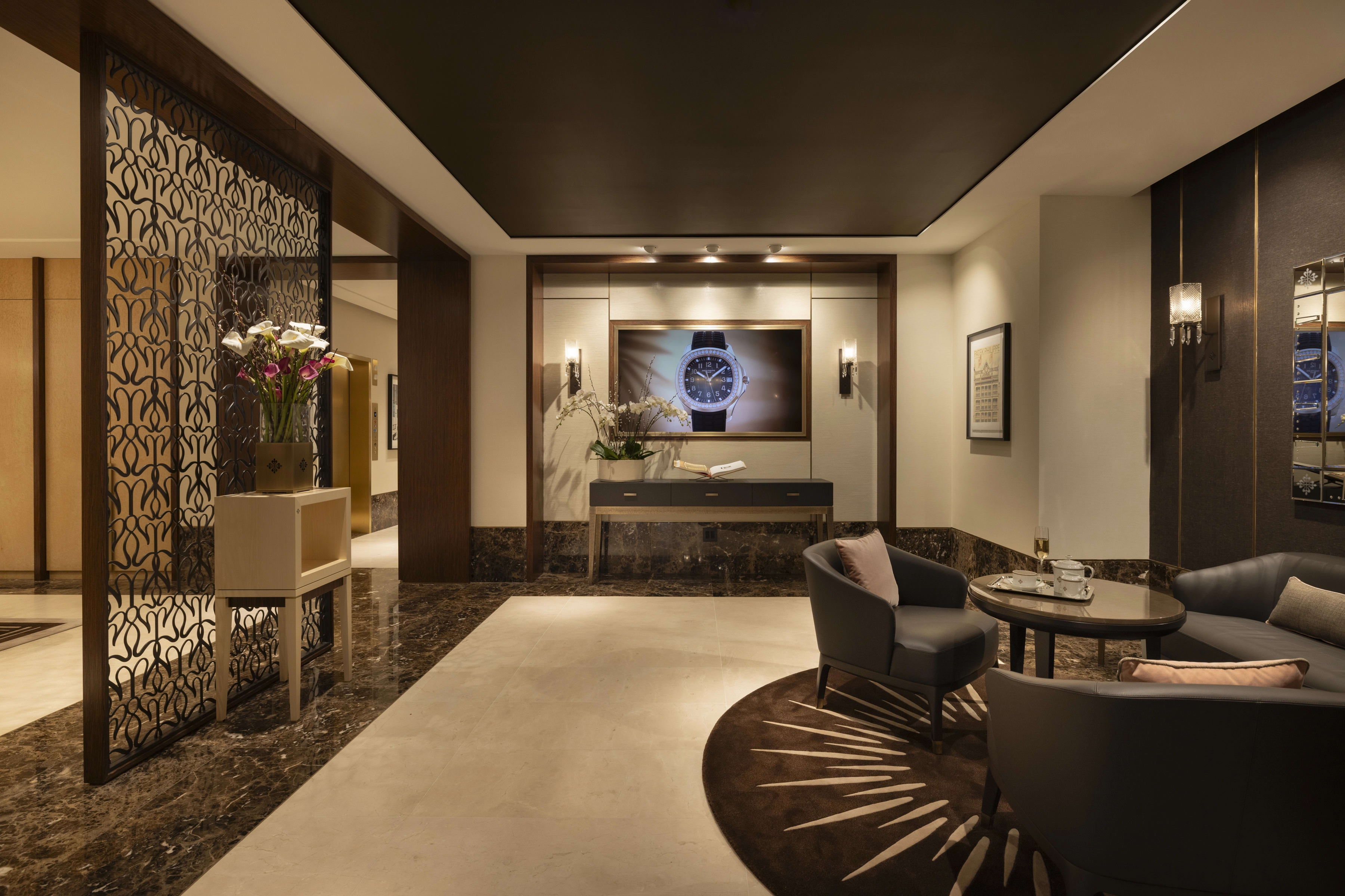 PP_POS_United_States_Boston_Longs_Jewelers_interior_2