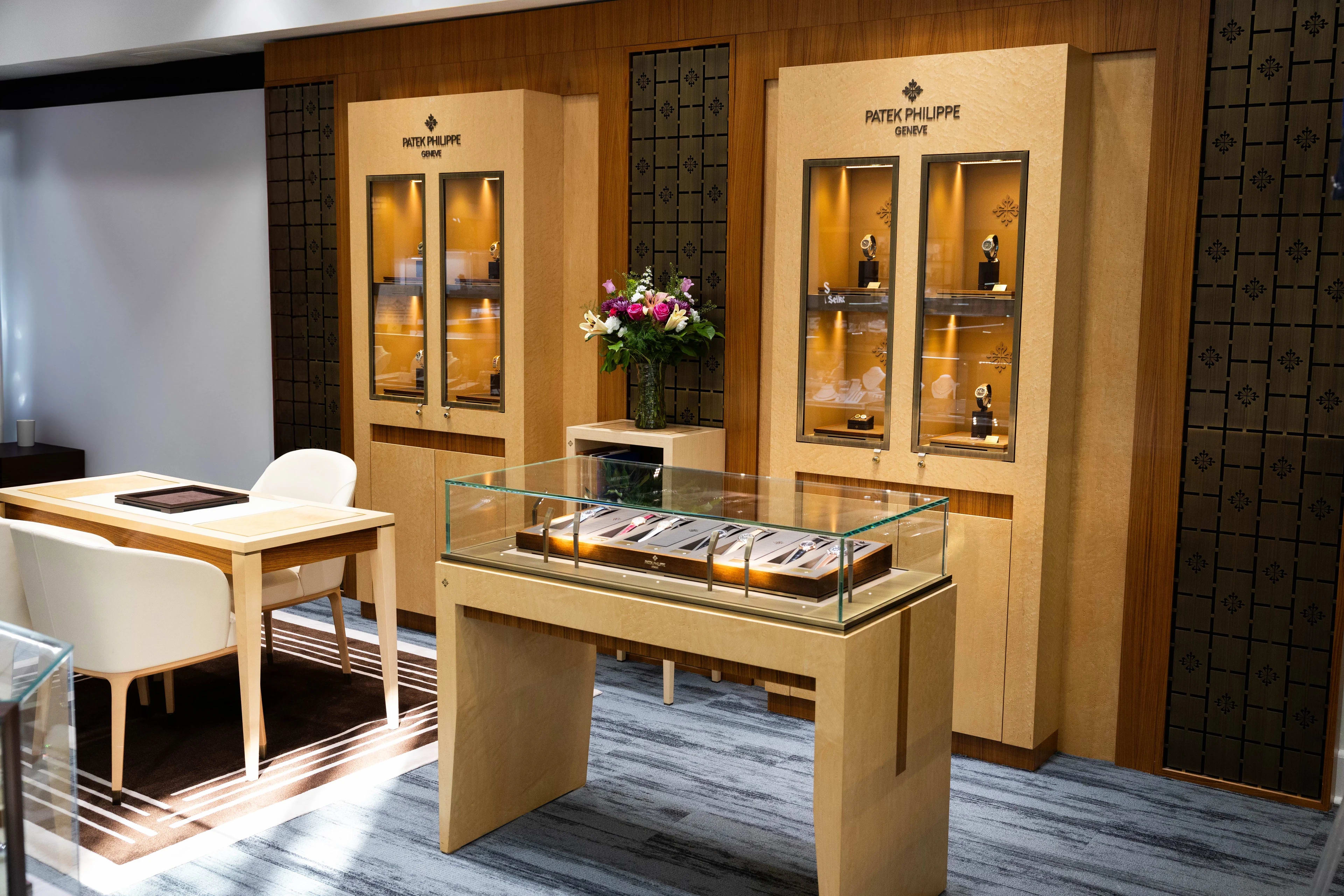 PP_POS_United_States_Charlotte_Windsor_Jewelers_interior