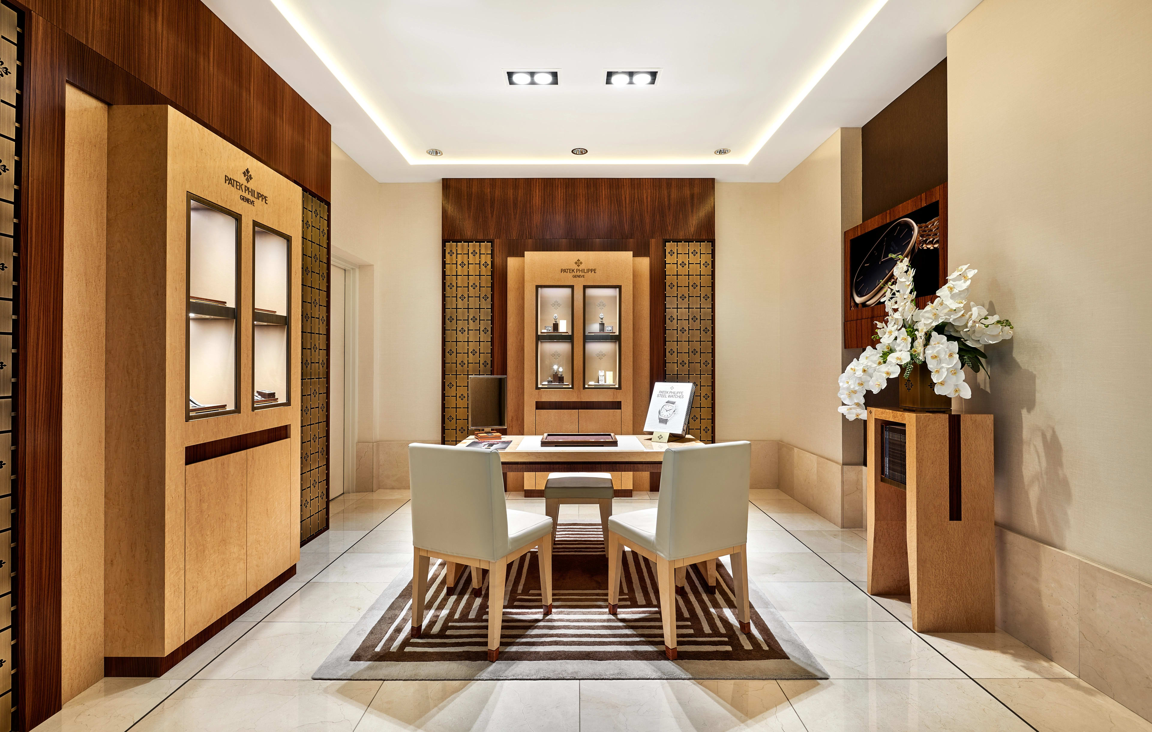PP_POS_United_States_Addison_Razny_Jewelers_interior_2