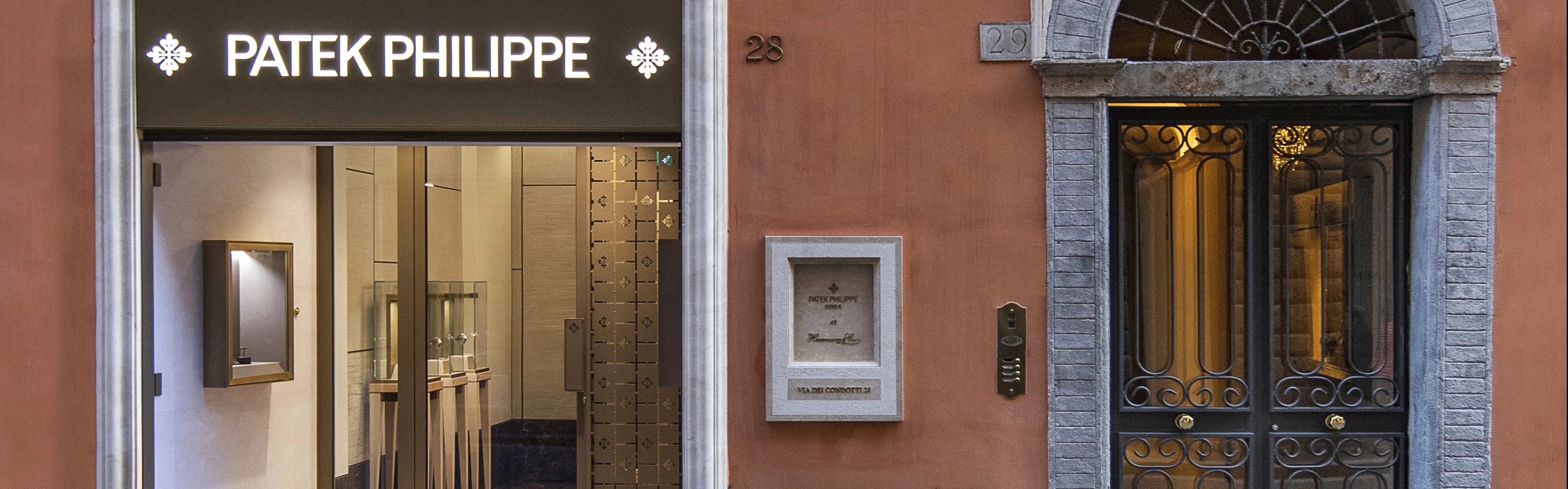 PP_POS_Italy_Rome_Patek_Philippe_Boutique_Hausmann_&_Co_exterior_VER