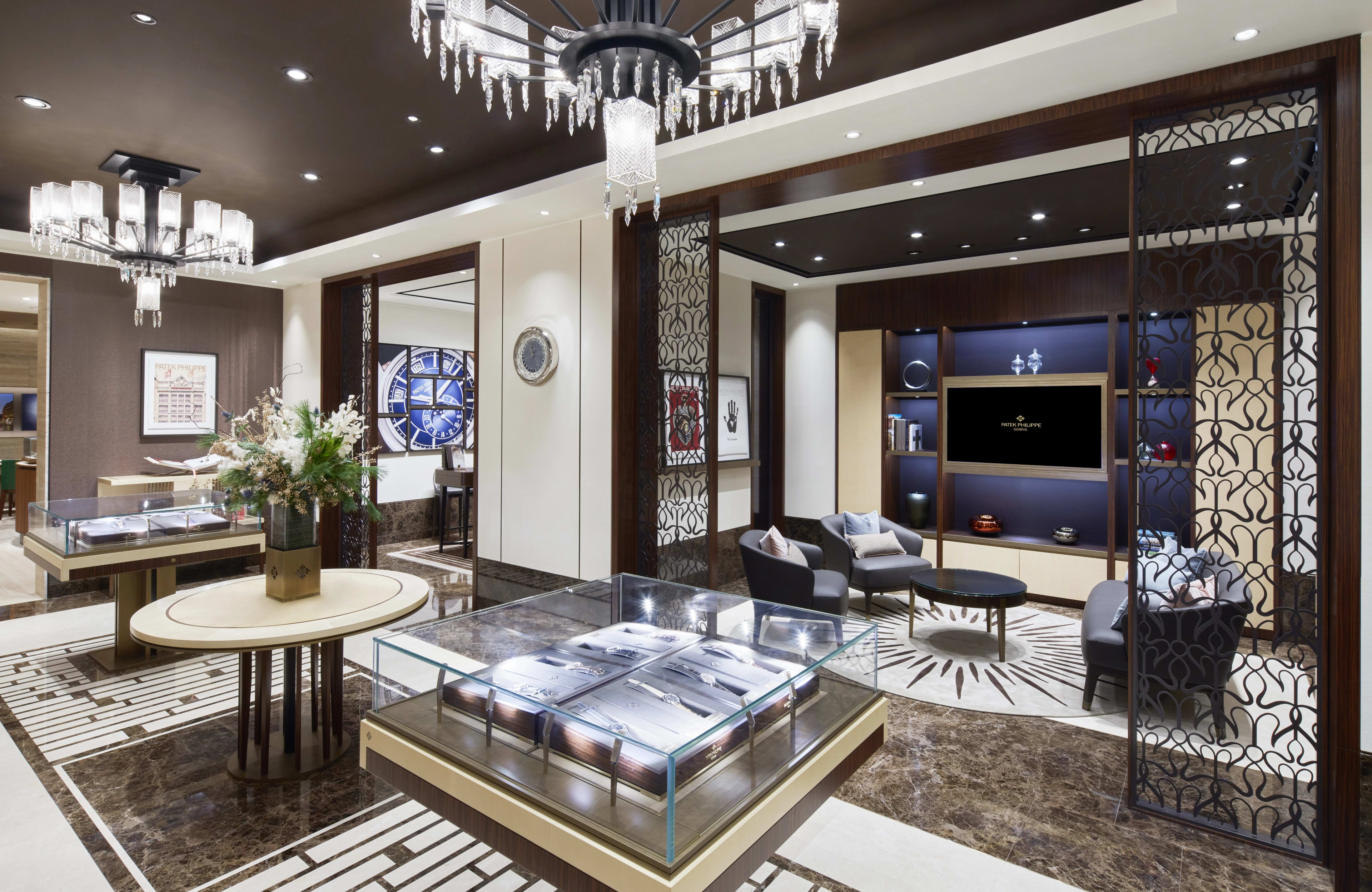 PP_POS_Singapore_Ann_City_The_Hour_Glass_interior_1