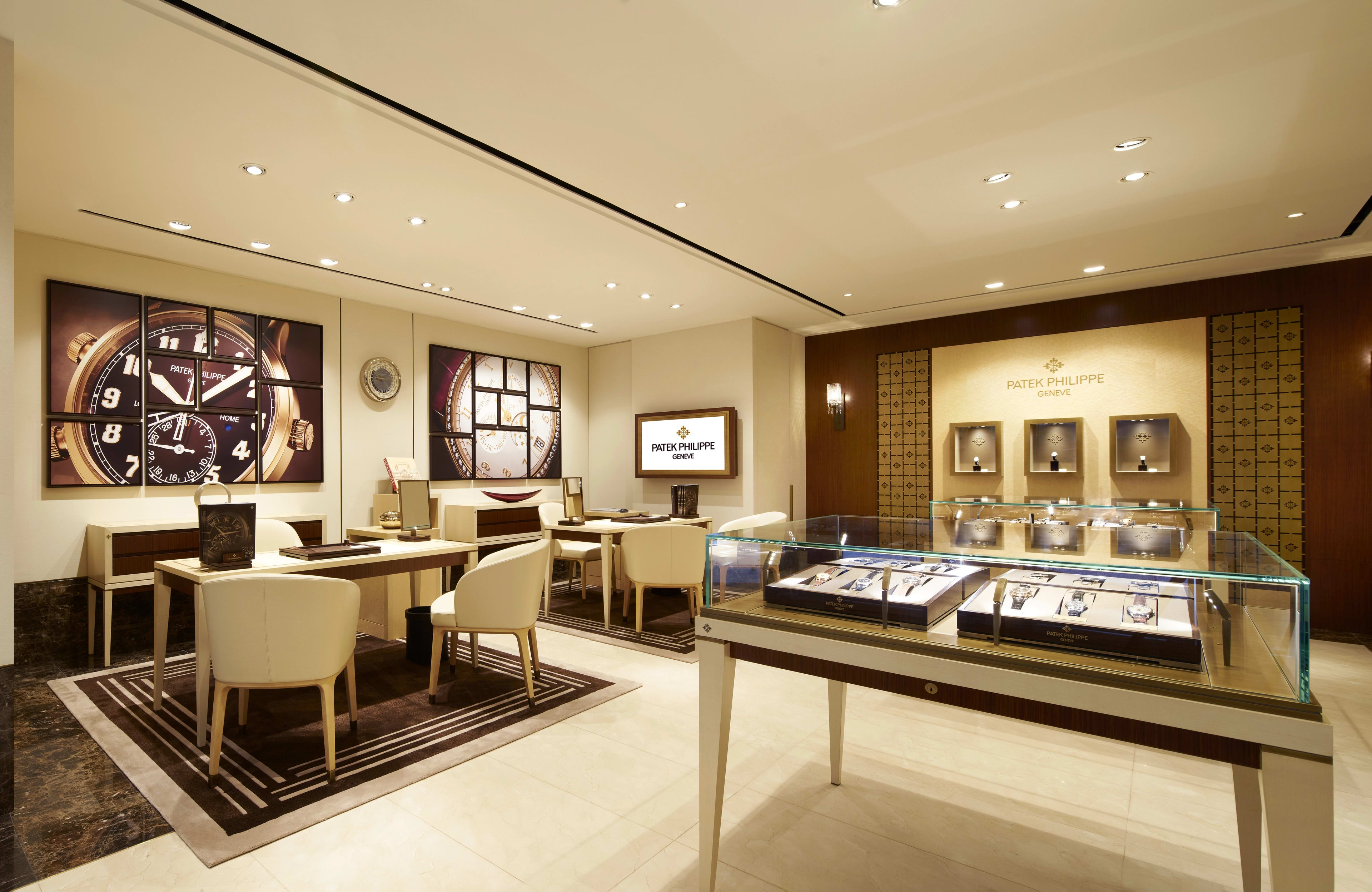 PP_POS_Singapore_Tang_Plaza_The_Hour_Glass_interior_1