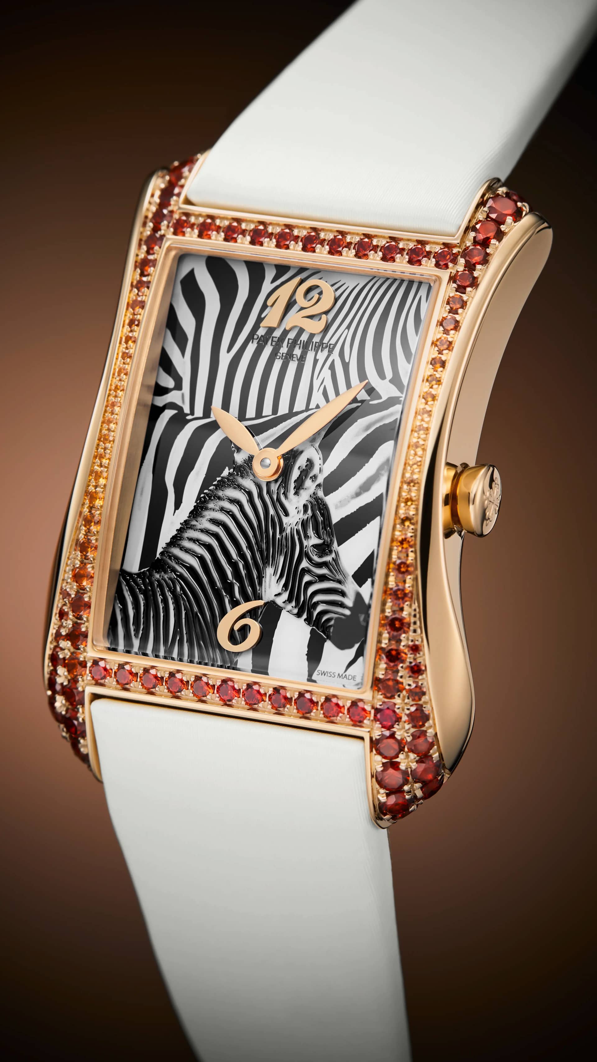 PP_4962_200R_010_DET_CASE_DIAL_01