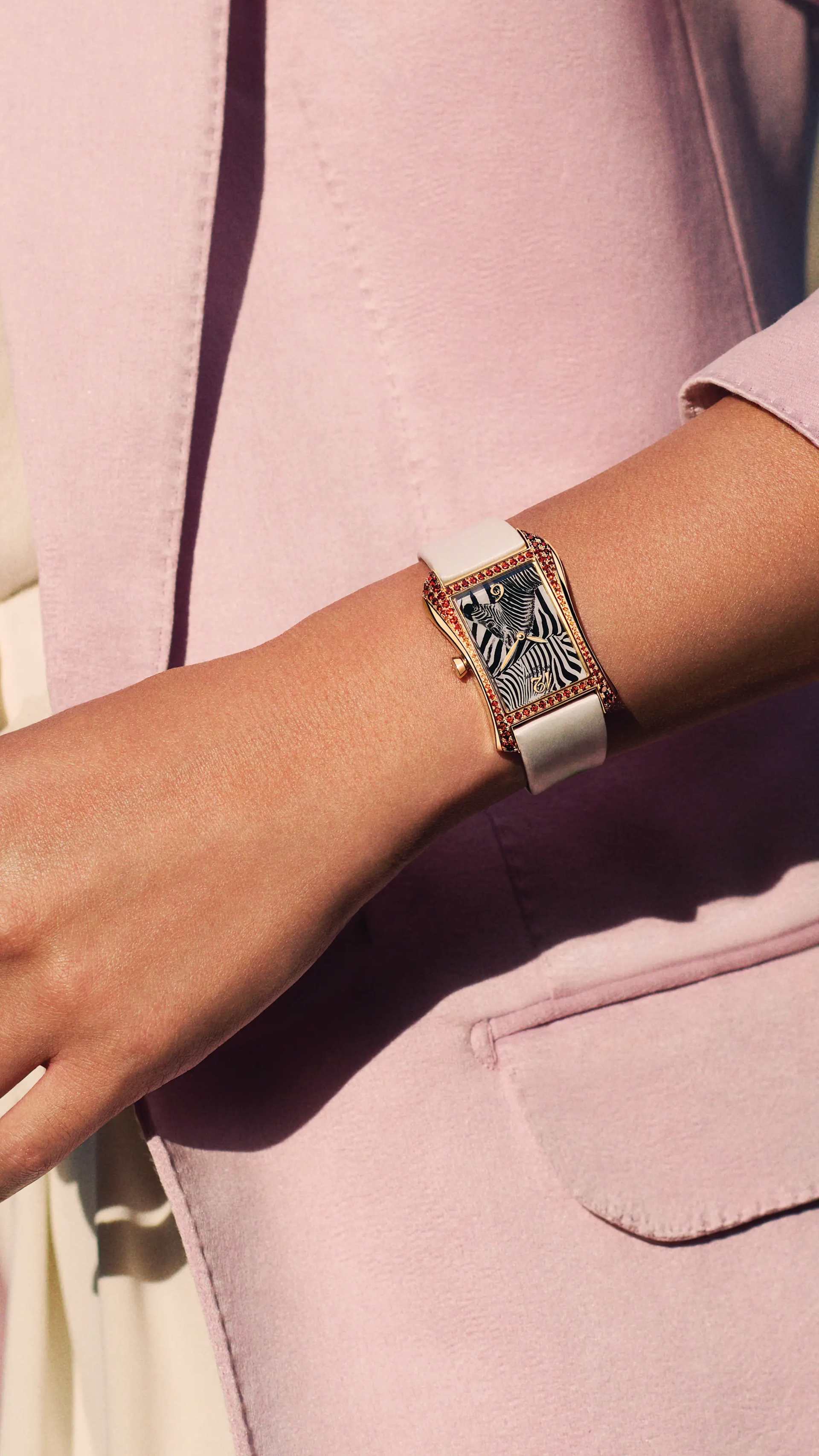 ローズゴールド仕様ゴンドーロ4962/200R-010モデル | Patek Philippe