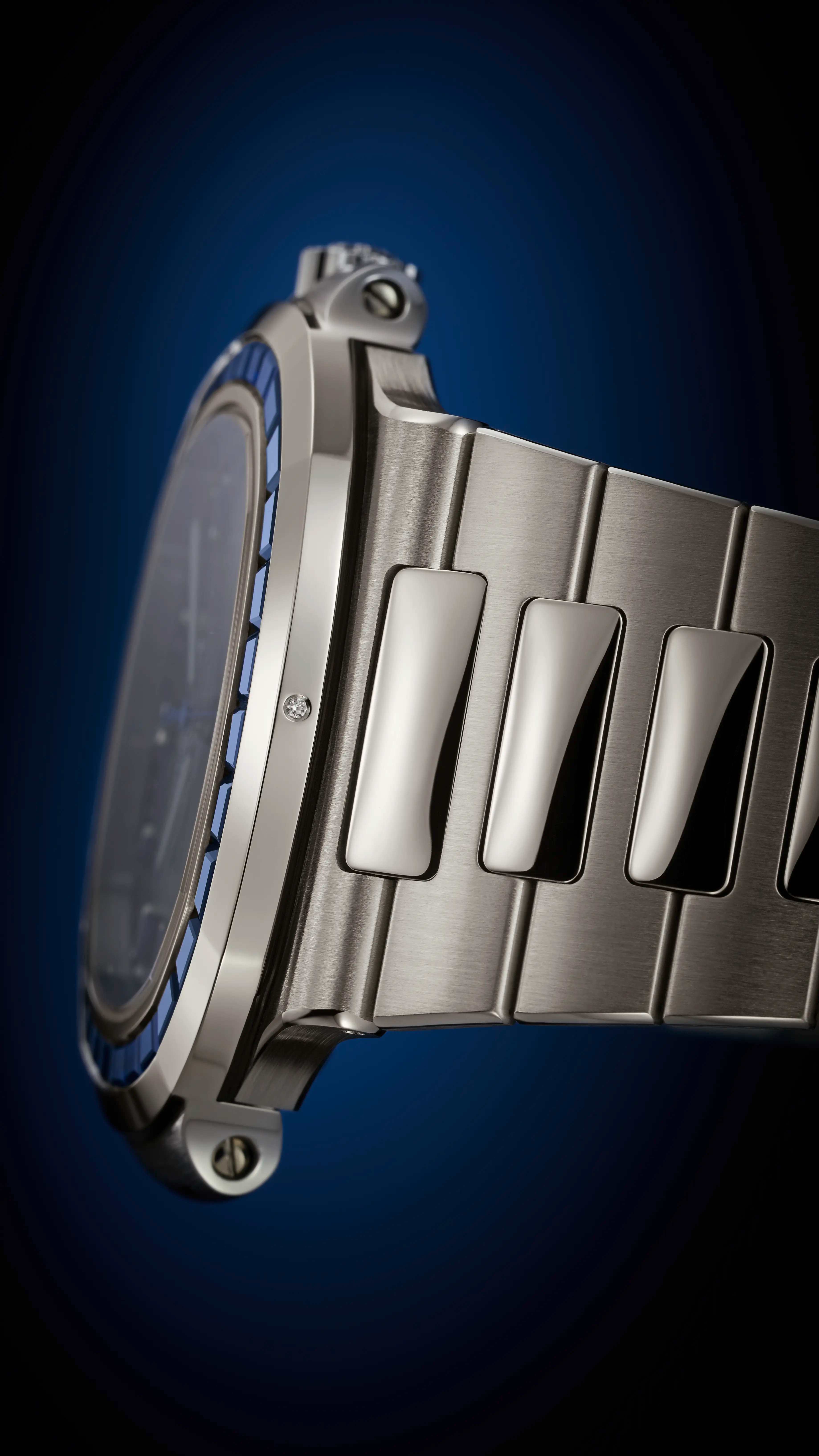 PP_5711_111P_001_DET_BRACELET_CASE_01