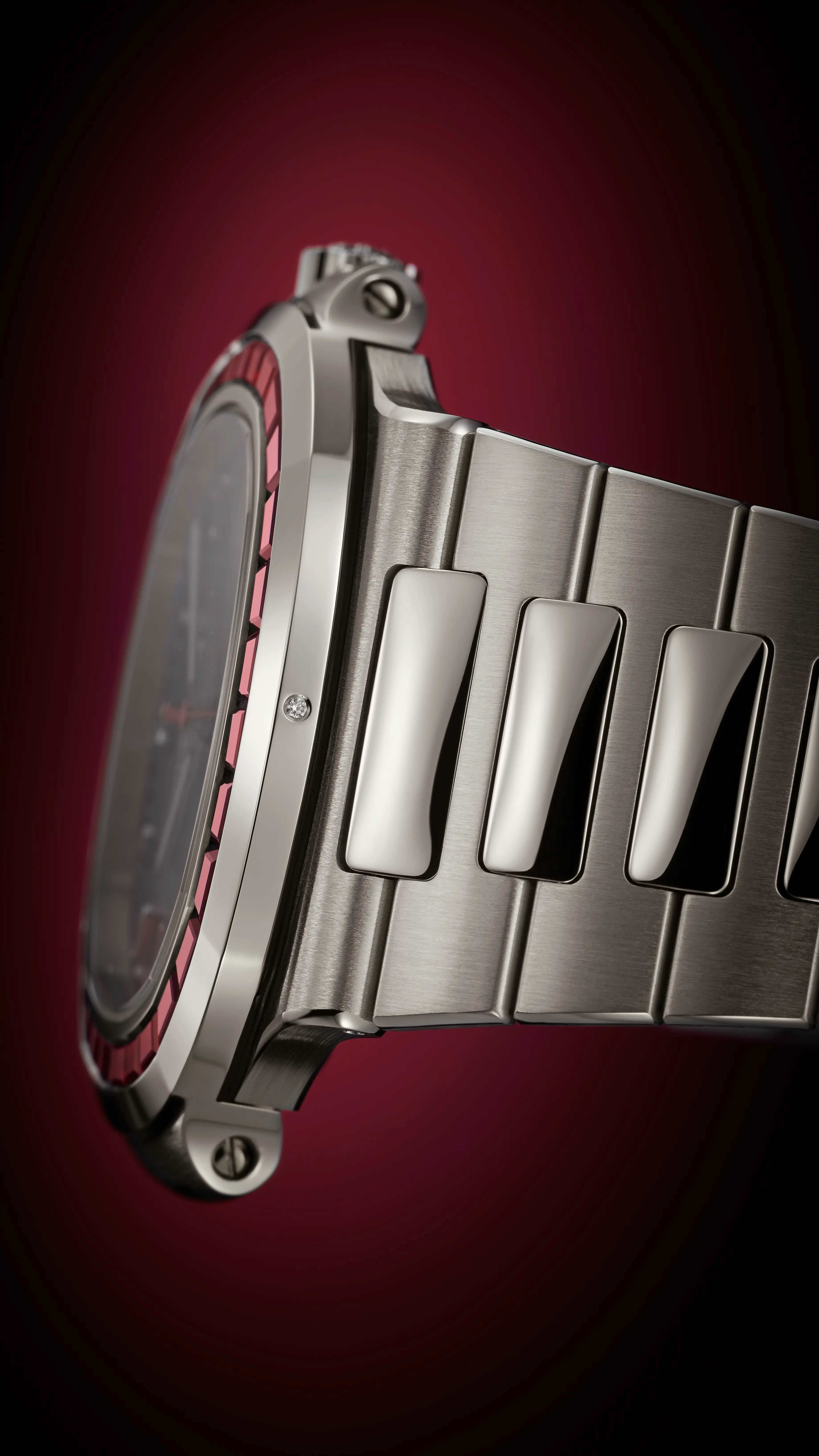 PP_5711_112P_001_DET_BRACELET_CASE_01