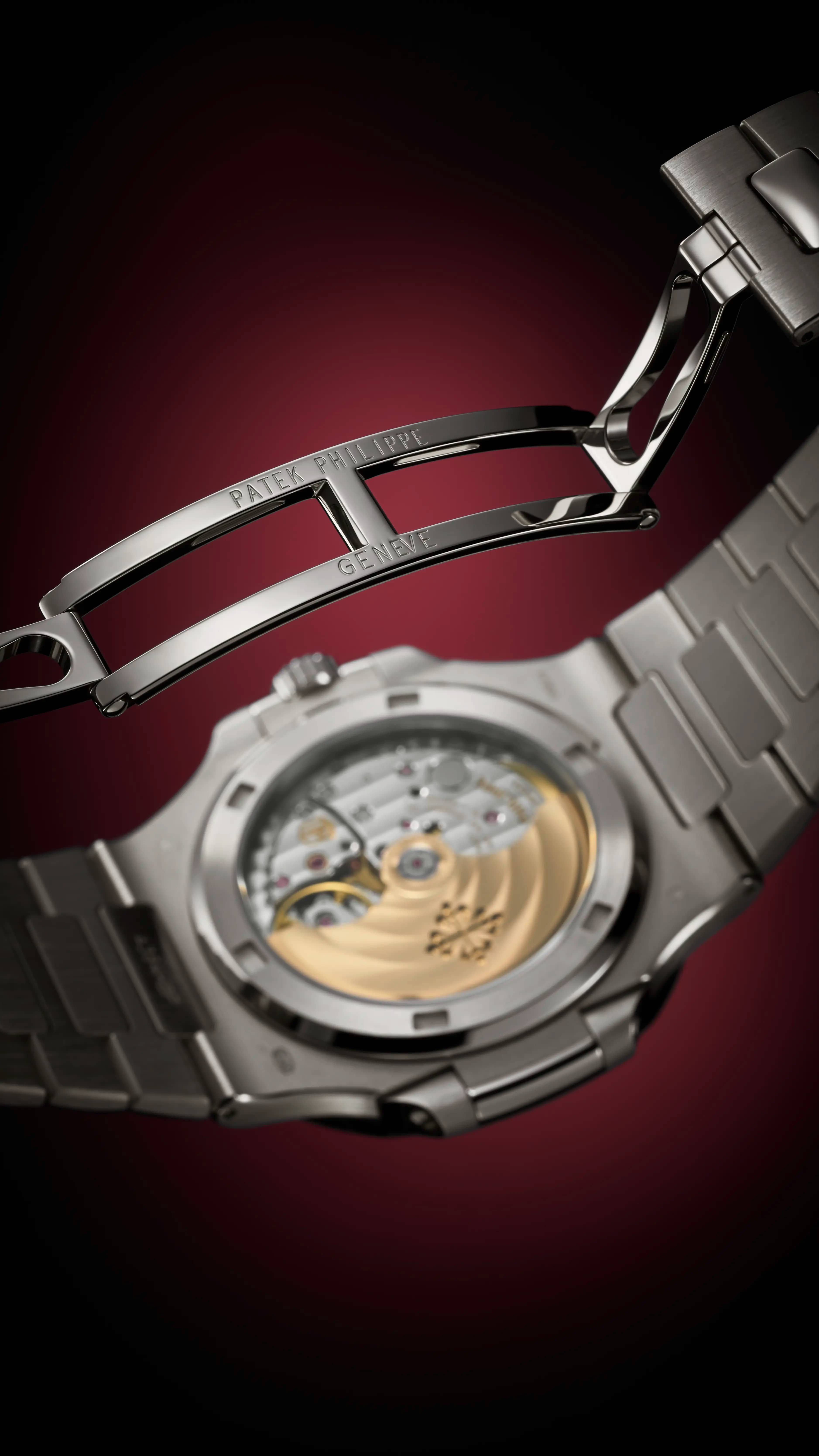 PP_5711_112P_001_DET_BRACELET_MOVEMENT_01