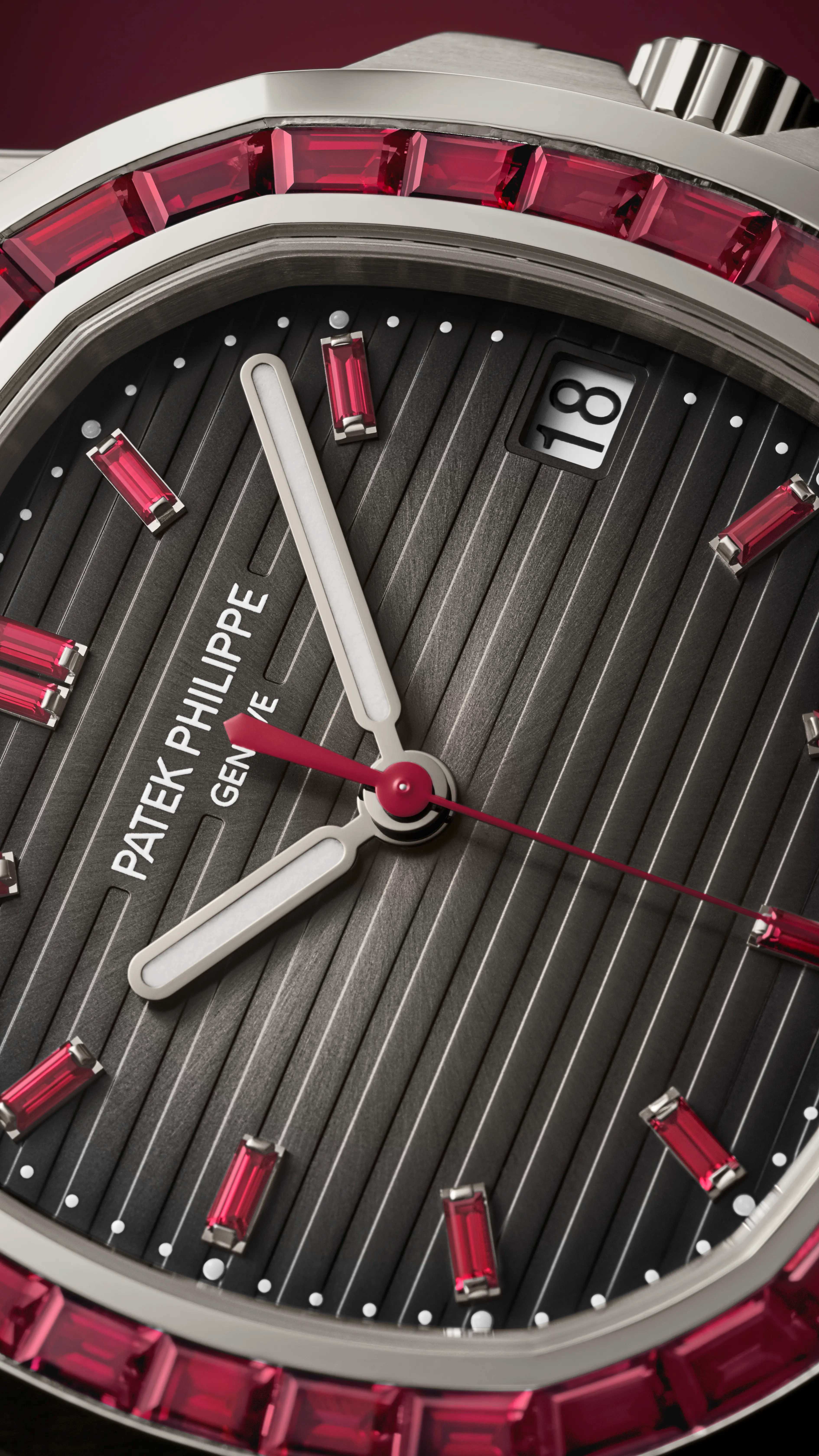 PP_5711_112P_001_DET_CASE_DIAL_01