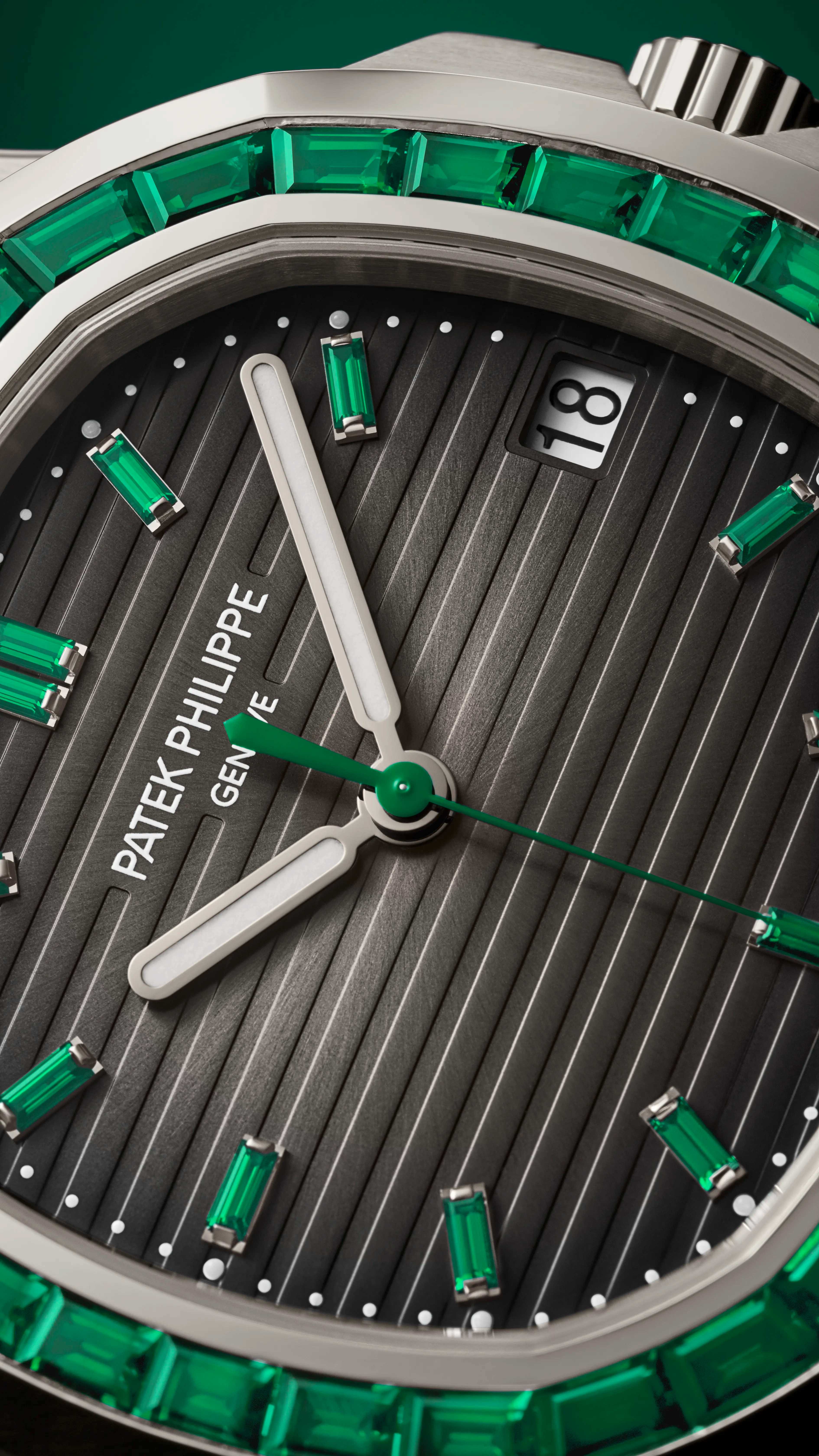 PP_5711_113P_001_DET_CASE_DIAL_01