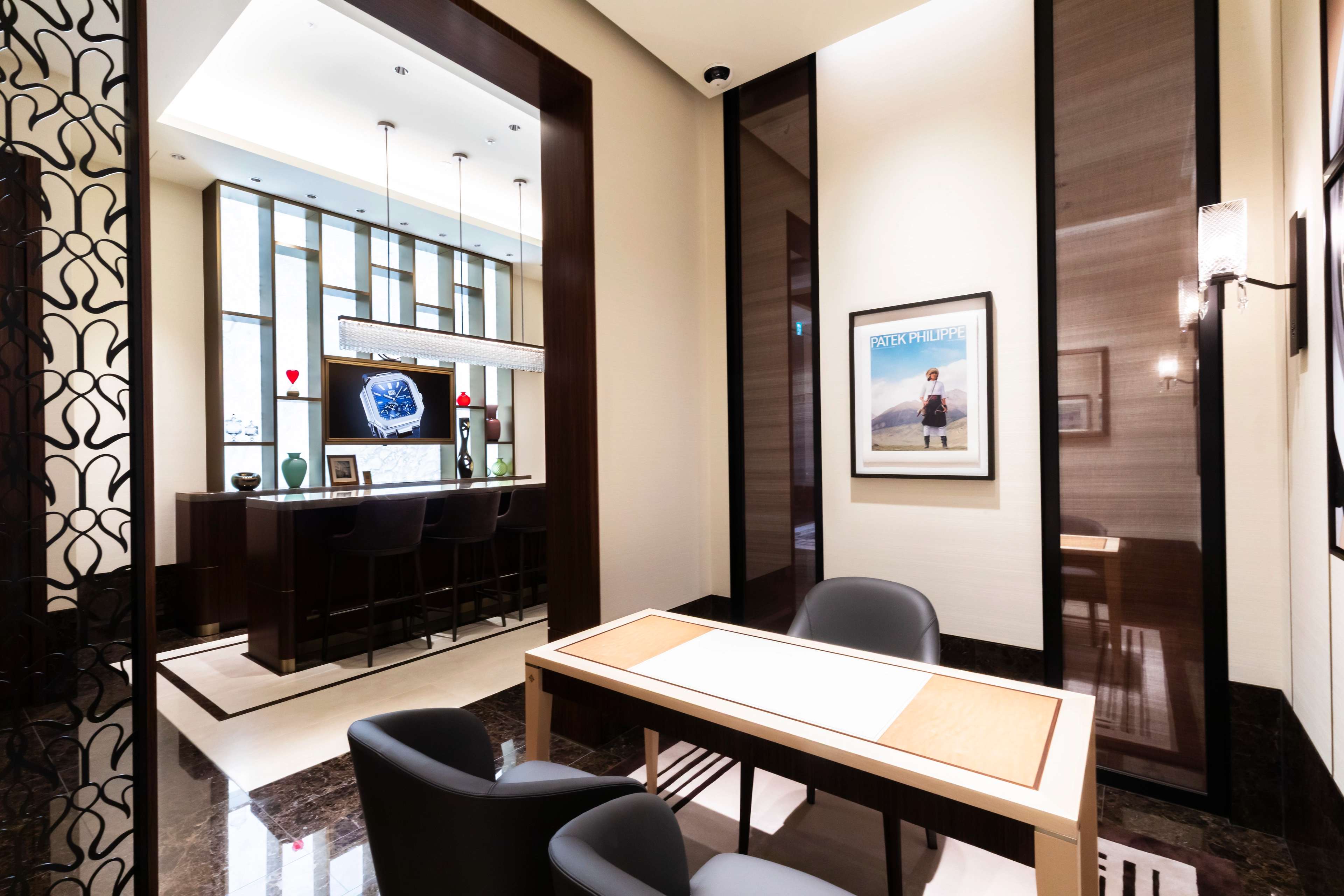 PP_POS_Japan_Osaka_Patek_Philippe_Boutique_Osaka_Hilton_Plaza_interior_2