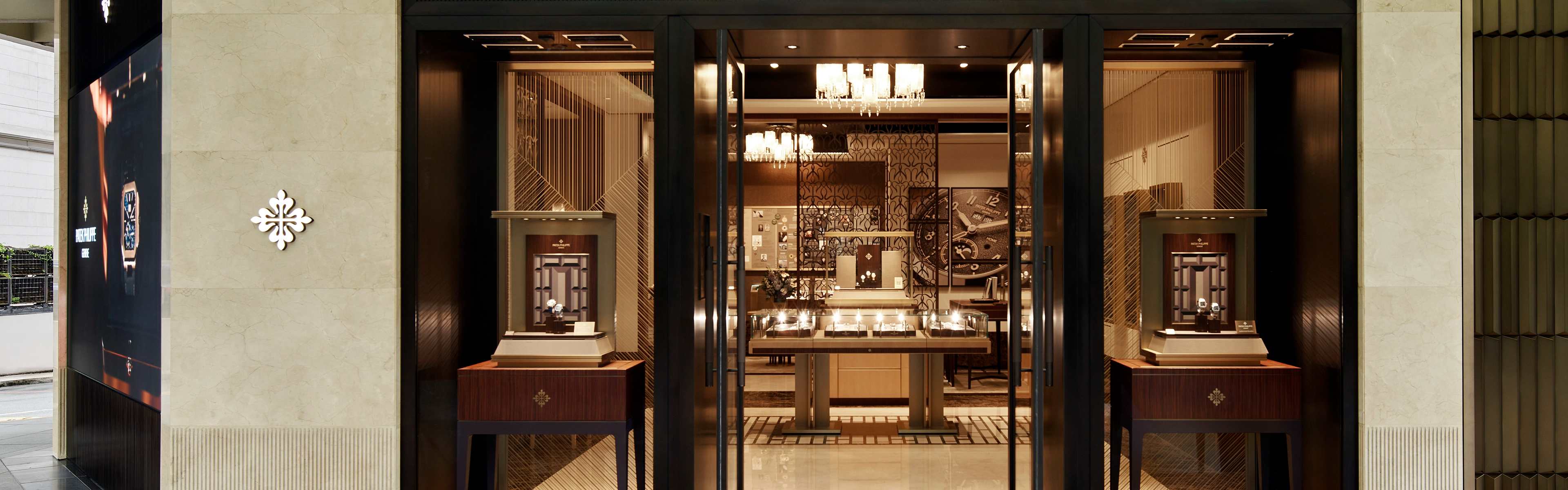 PP_POS_Singapore_Tang_Plaza_The_Hour_Glass_exterior