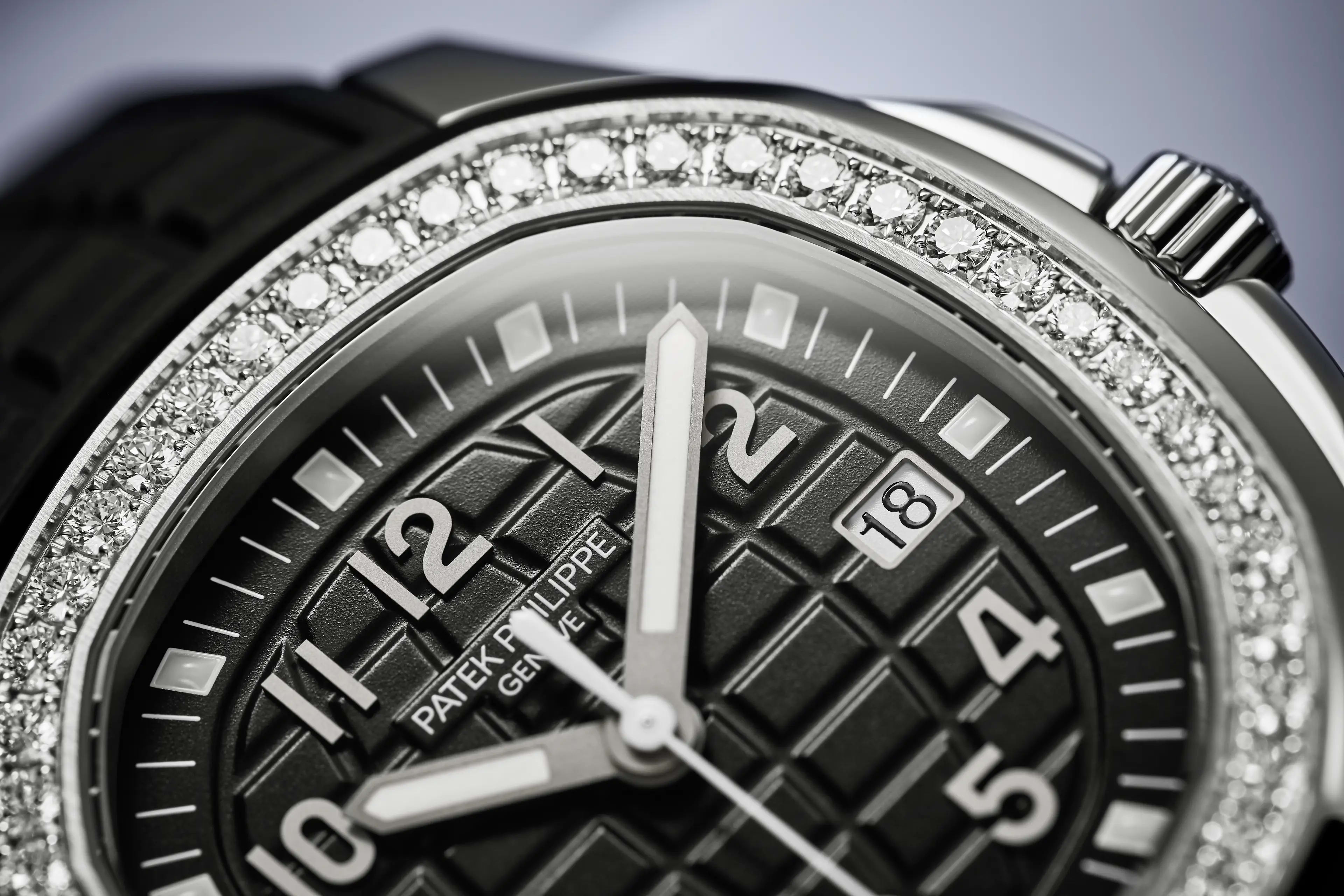 PP_5267_200A_001_DET_CASE_DIAL_20