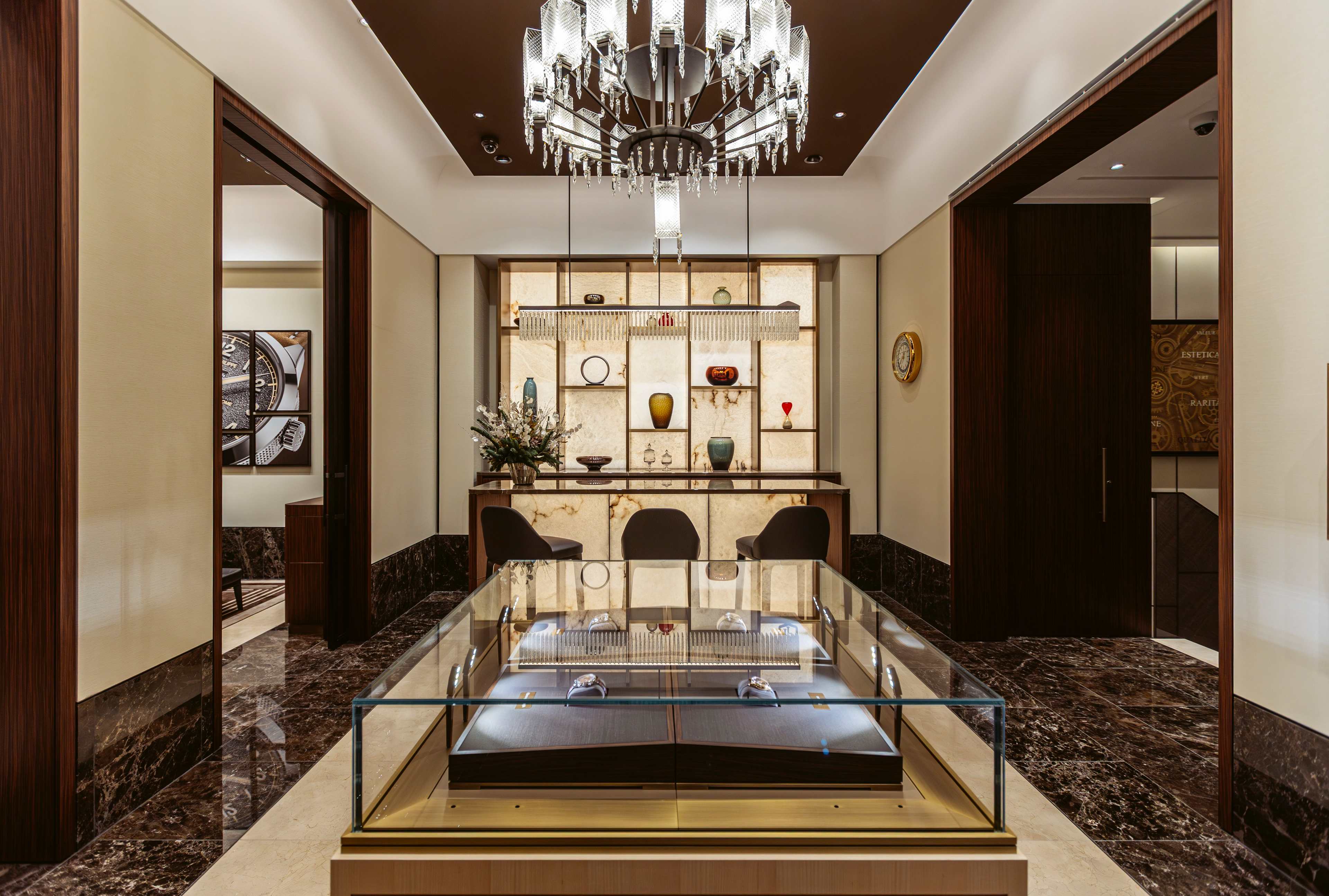PP_POS_Italy_Bologna_Patek_Philippe_Boutique_Bologna_Piazza_Maggiore_interior_3