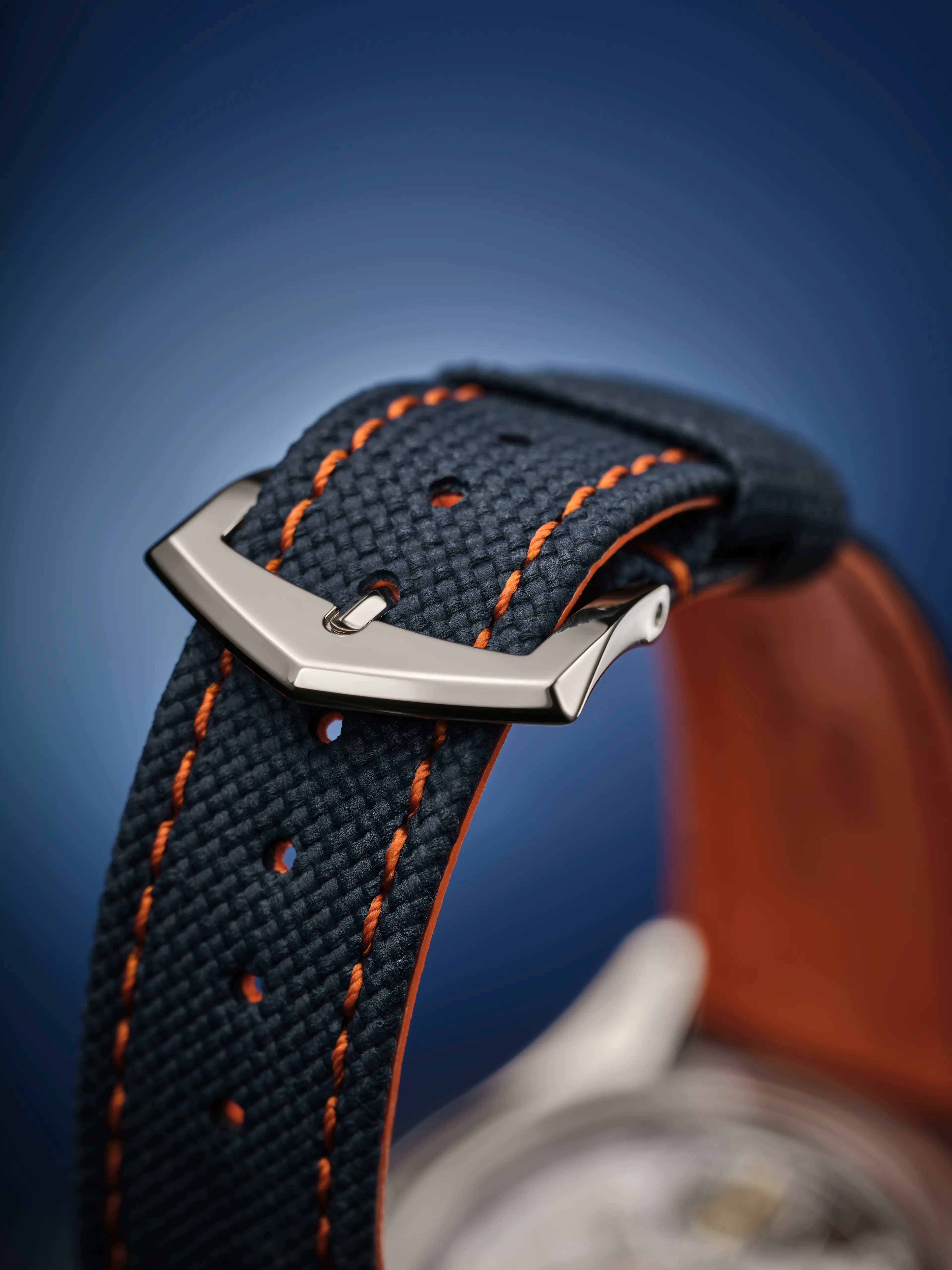 PP_7047G_001_DET_BRACELET_1