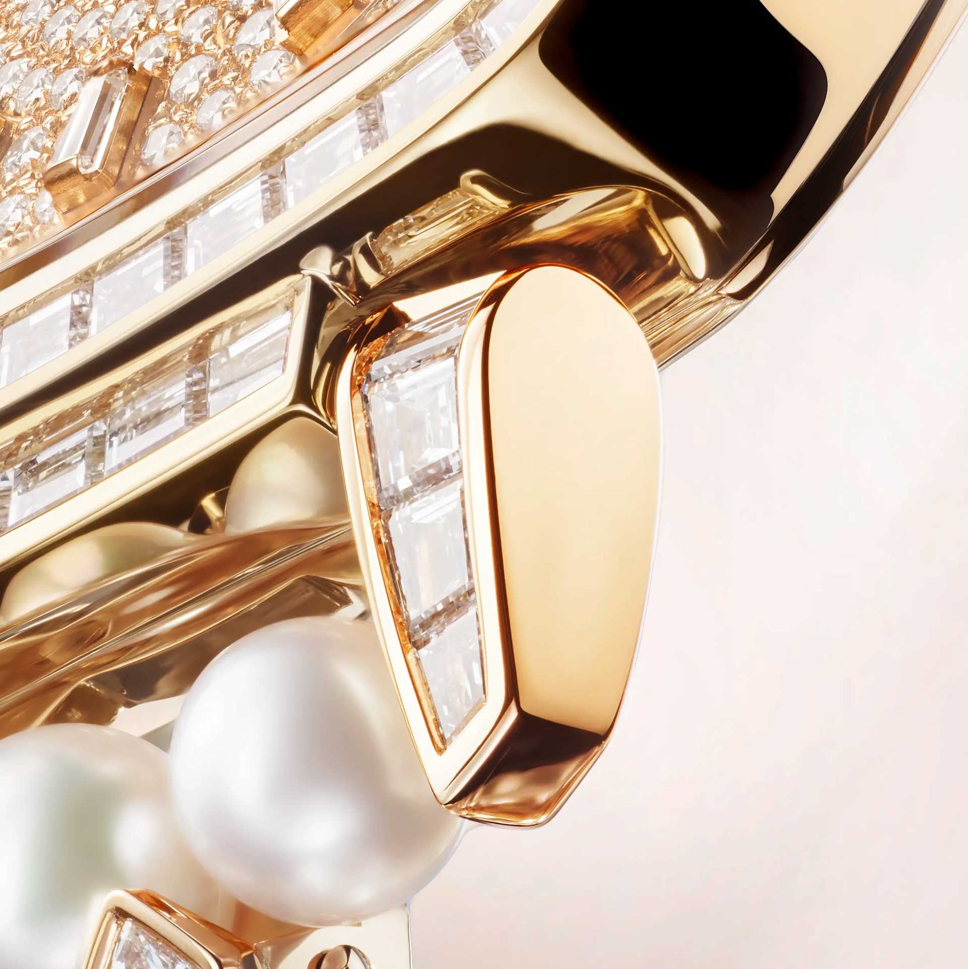 PP_7042_100R_010_DET_BRACELET_CASE_01