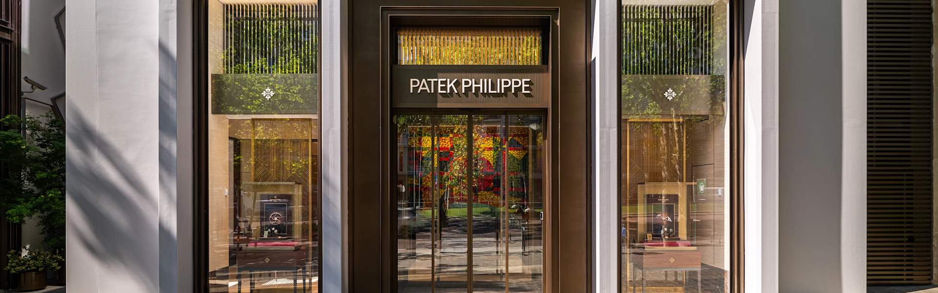 PP_POS_Spain_Madrid_Patek_Philippe_Boutique_Barcelona_Paseo_de_Gracia_exterior