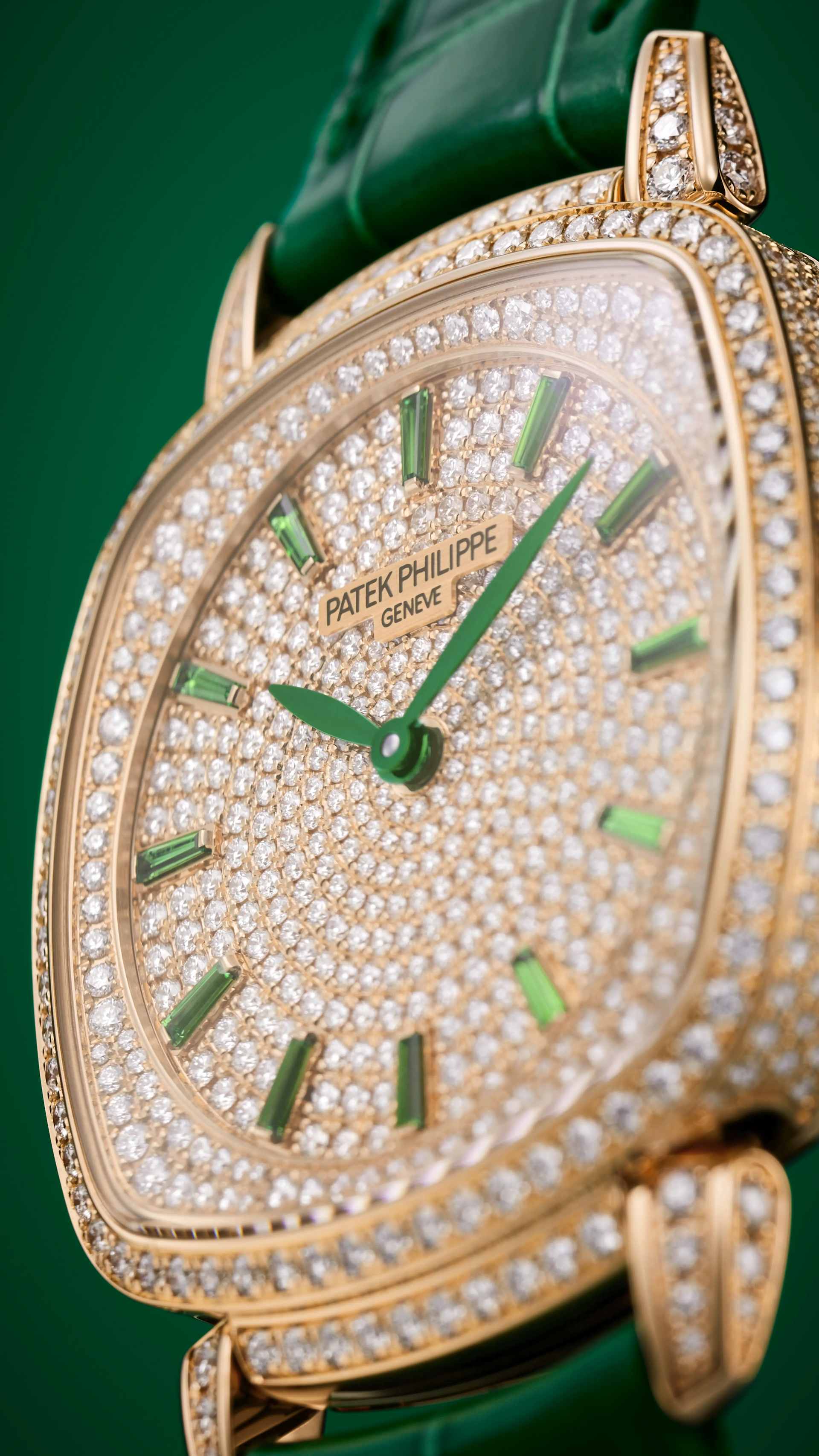 PP_7043_250R_001_DET_CASE_DIAL_01