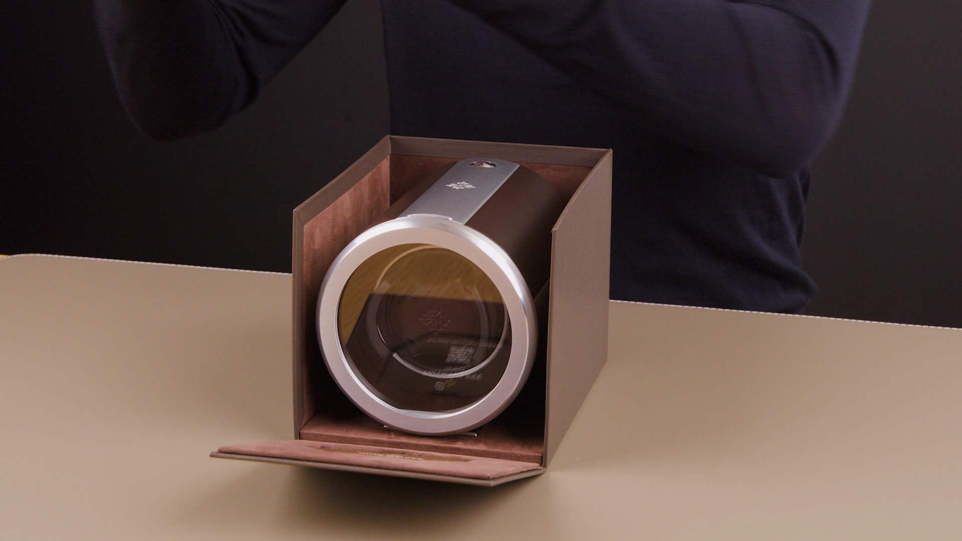 PP_watchwinder_screen_16-9_Buben-Zorweg_how-it-works-cover