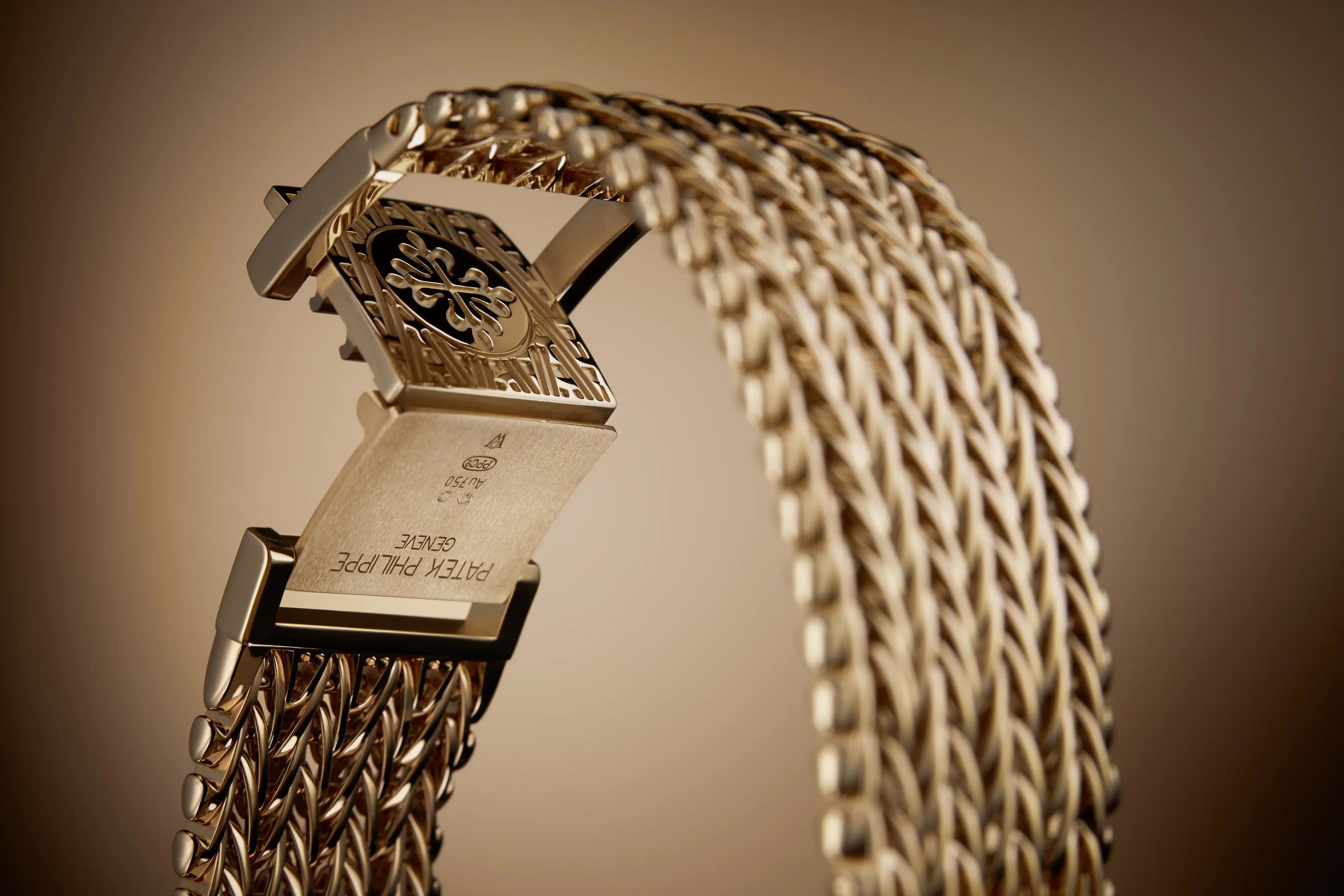 PP_5738_1R_001_DET_BRACELET_48